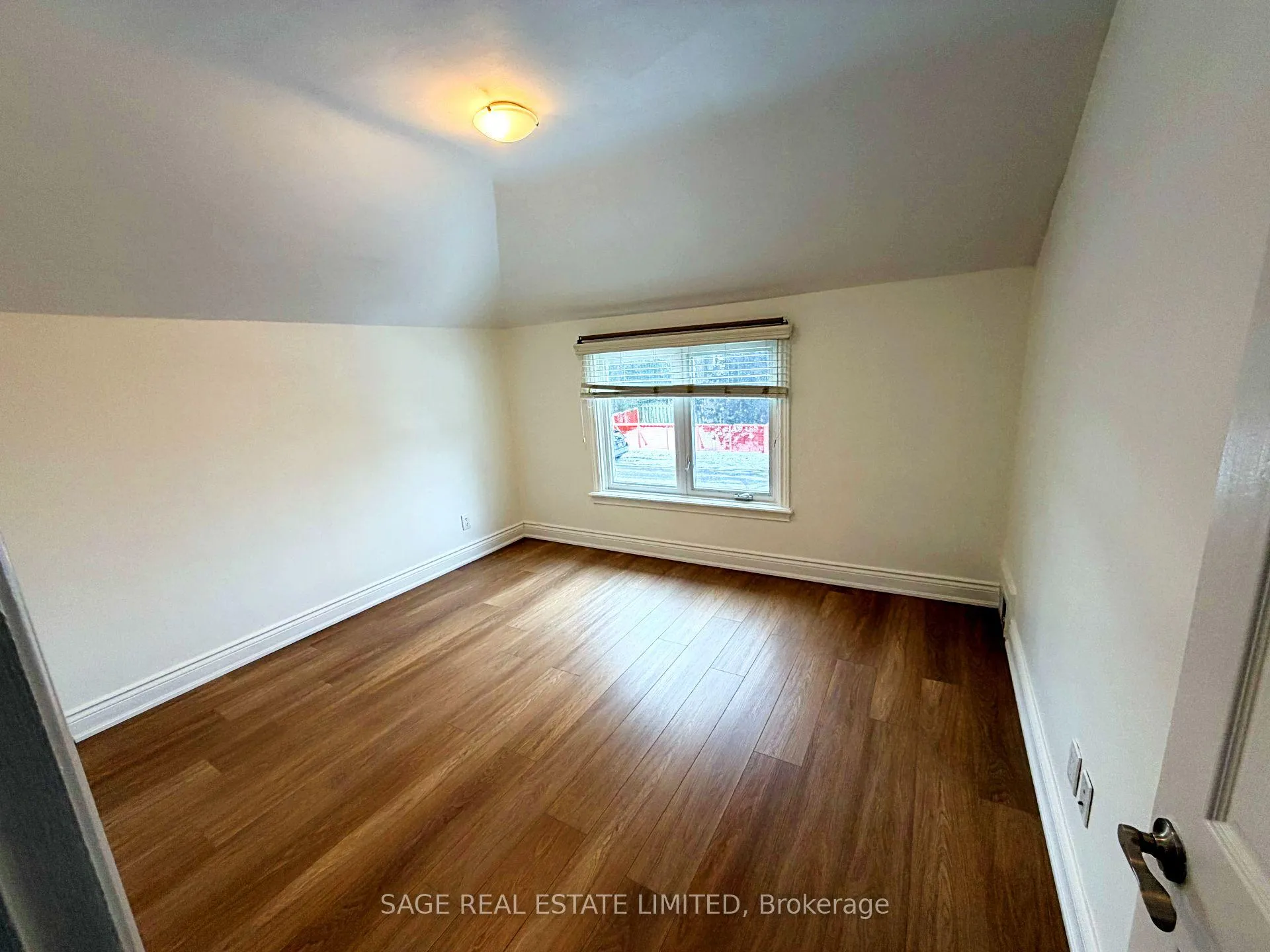 Photo 8 of 375 Lawrence Avenue W, Toronto, Bedford Park-Nortown — HOMEH