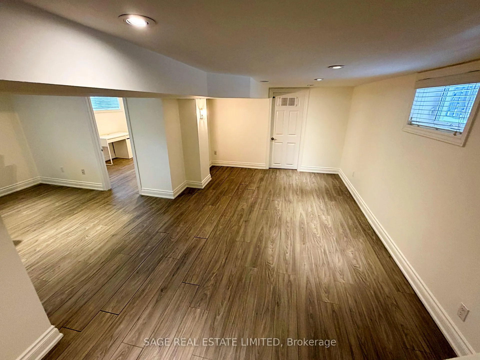 Photo 11 of 375 Lawrence Avenue W, Toronto, Bedford Park-Nortown — HOMEH