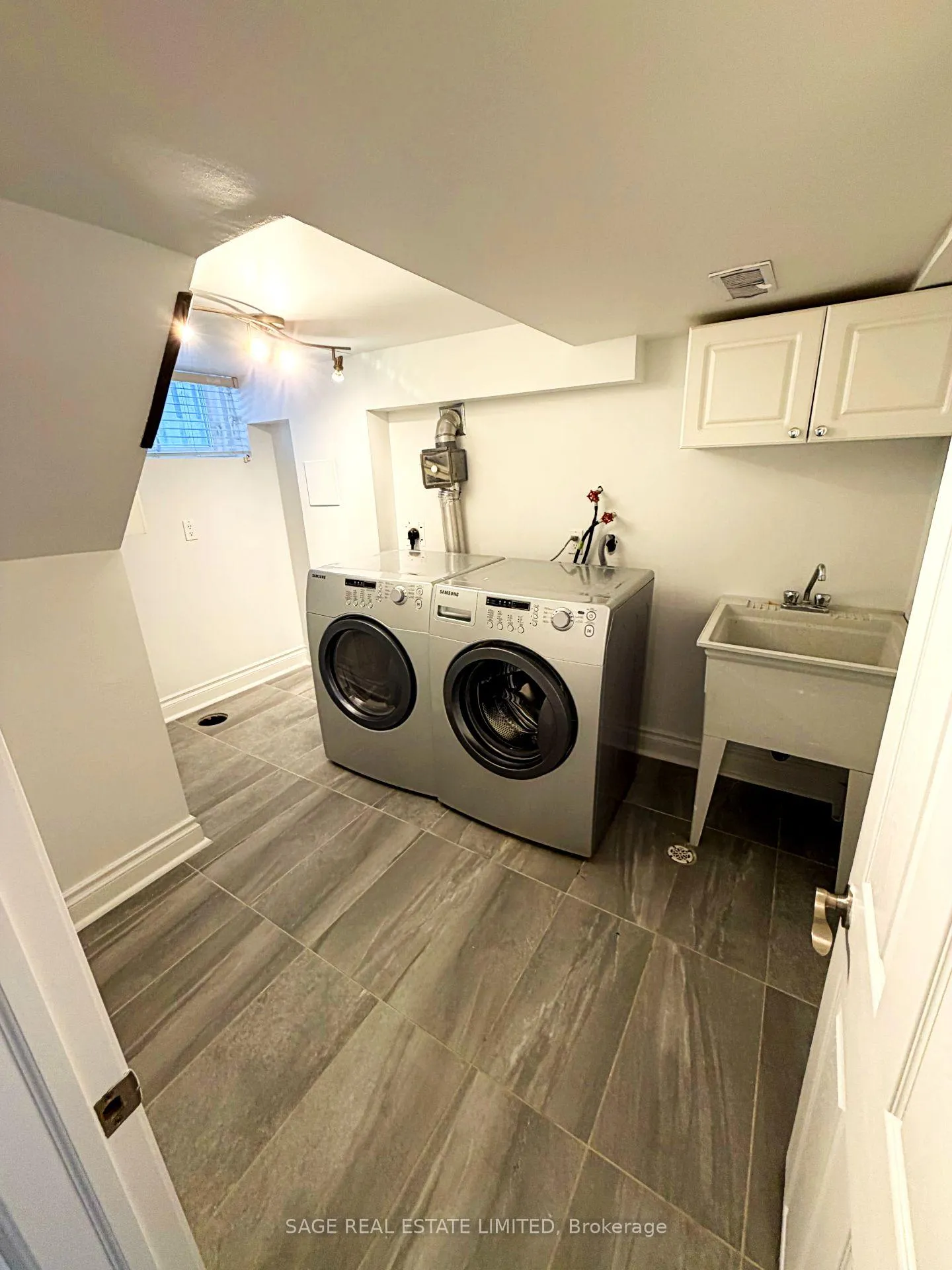 Photo 13 of 375 Lawrence Avenue W, Toronto, Bedford Park-Nortown — HOMEH