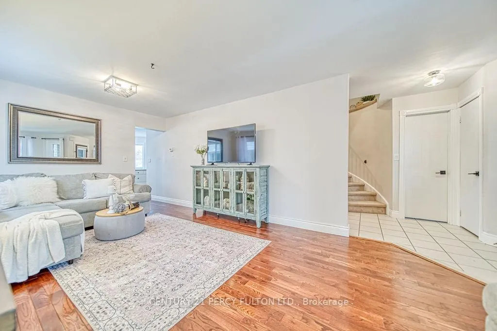 Photo 6 of 181 Wilkins Crescent, Clarington, Courtice — HOMEH