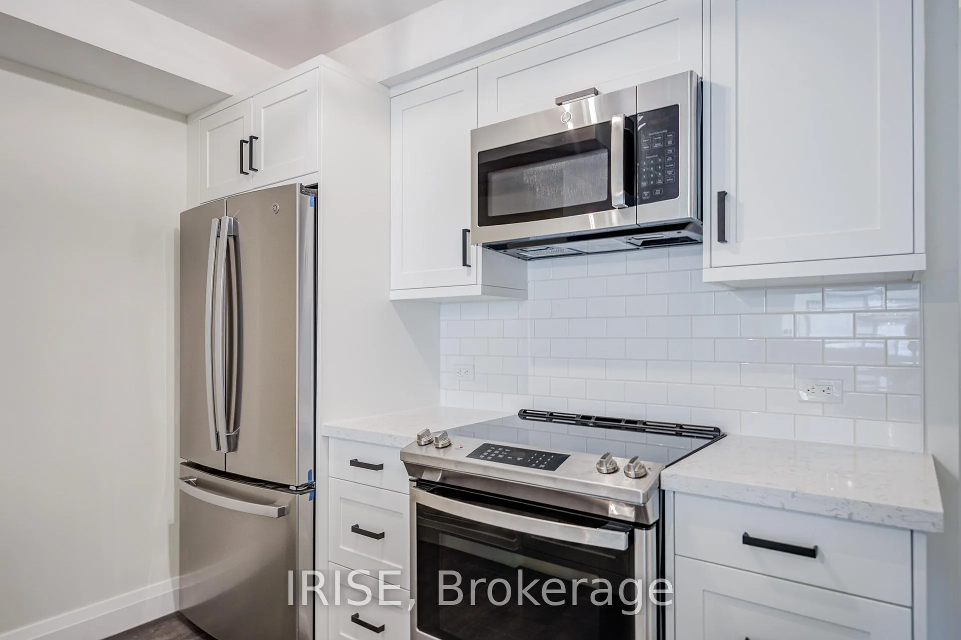 Photo 3 of Unit 1, 619 Mount Pleasant Road, Toronto, Mount Pleasant East — HOMEH