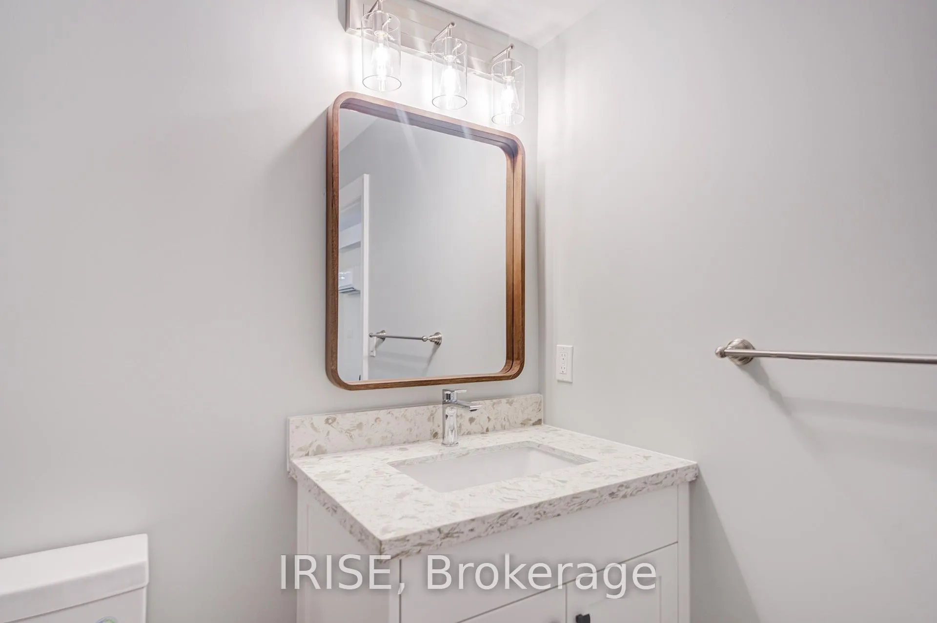 Photo 18 of Unit 1, 619 Mount Pleasant Road, Toronto, Mount Pleasant East — HOMEH