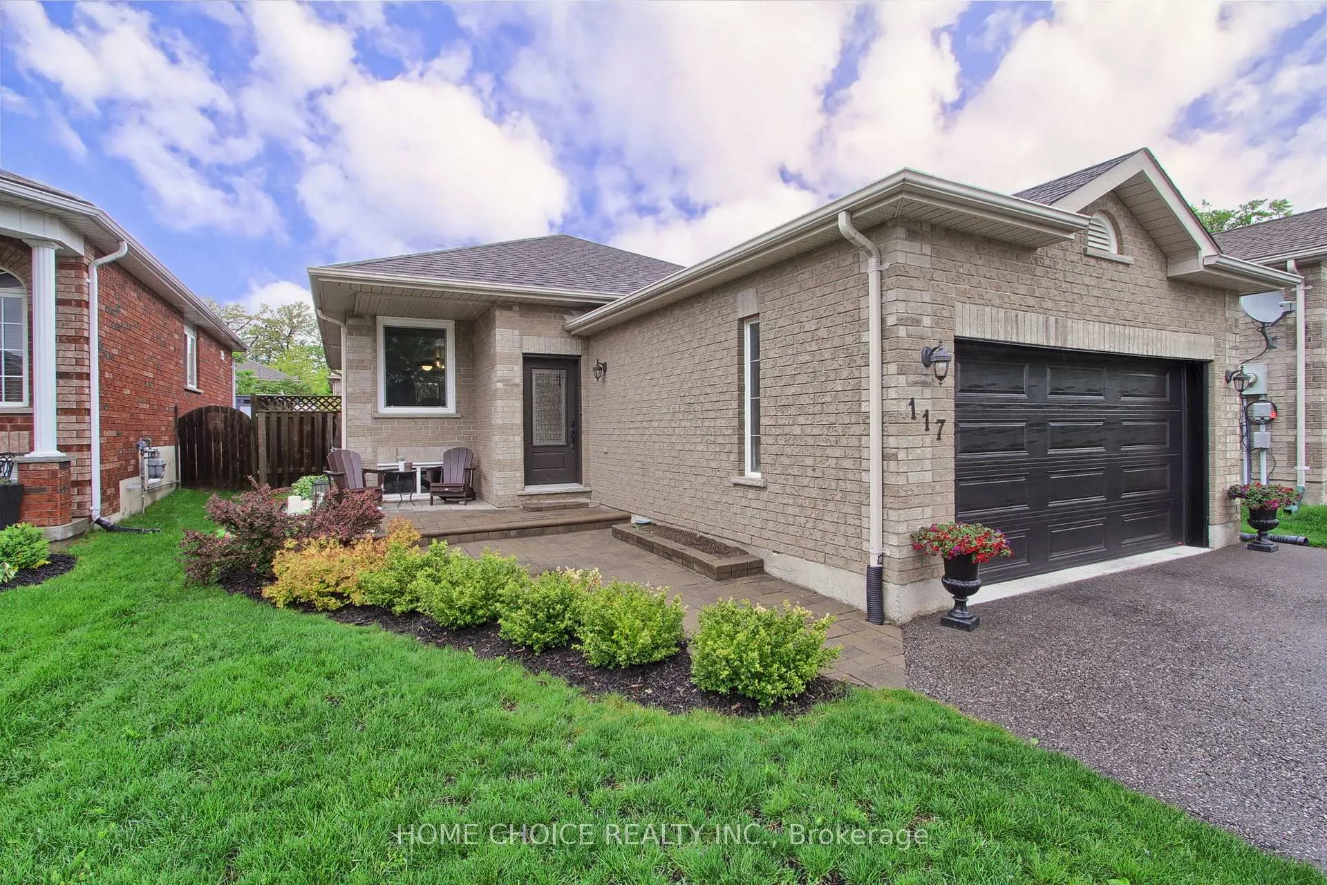 Photo 1 of 117 Monique Crescent W, Barrie, East Bayfield — HOMEH
