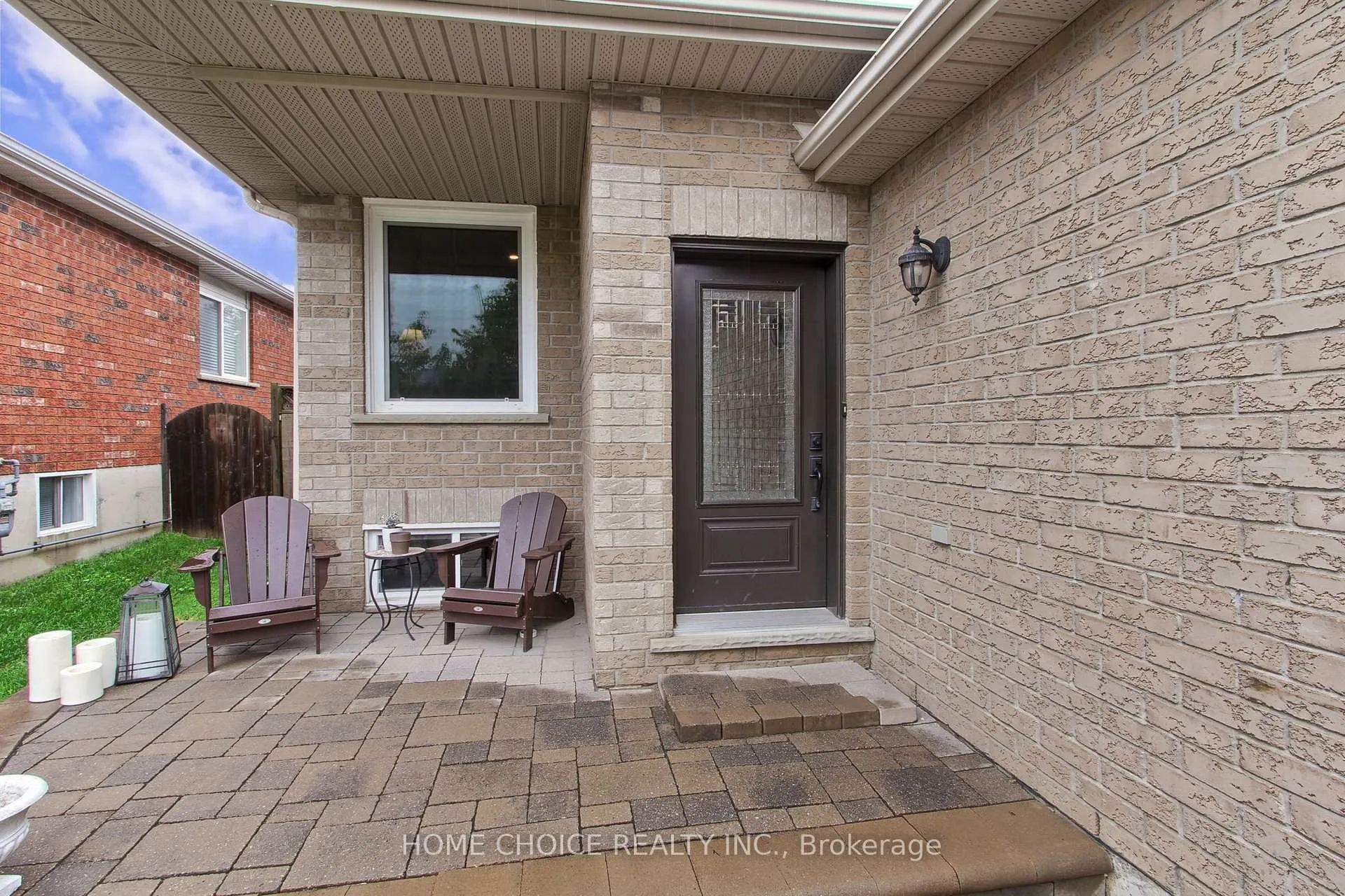 Photo 7 of 117 Monique Crescent W, Barrie, East Bayfield — HOMEH