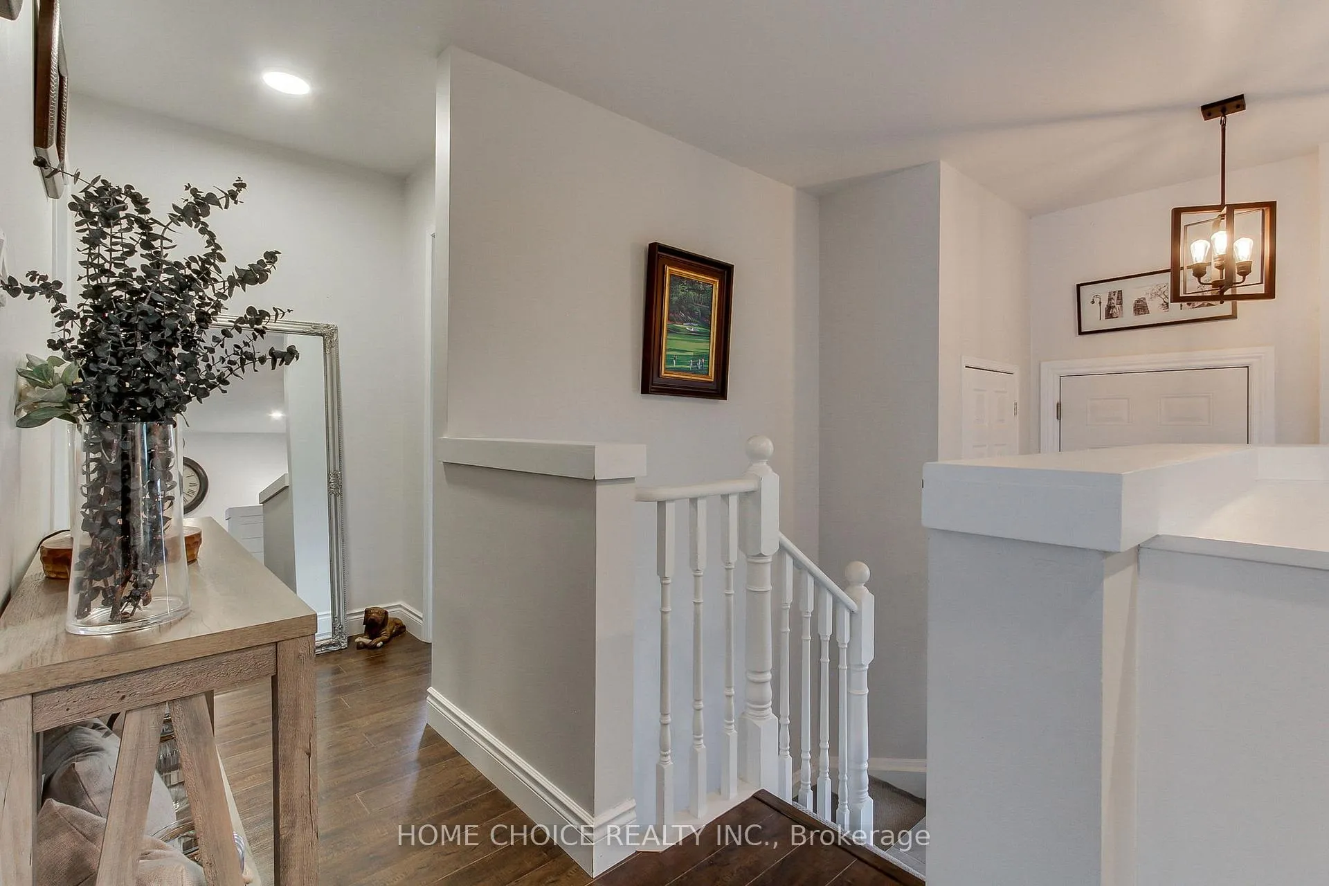 Photo 9 of 117 Monique Crescent W, Barrie, East Bayfield — HOMEH