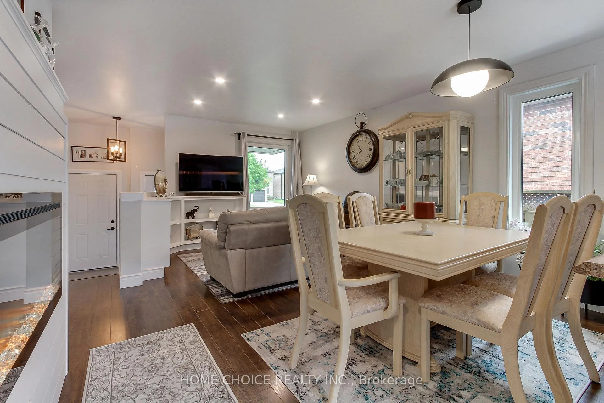 Photo 15 of 117 Monique Crescent W, Barrie, East Bayfield — HOMEH
