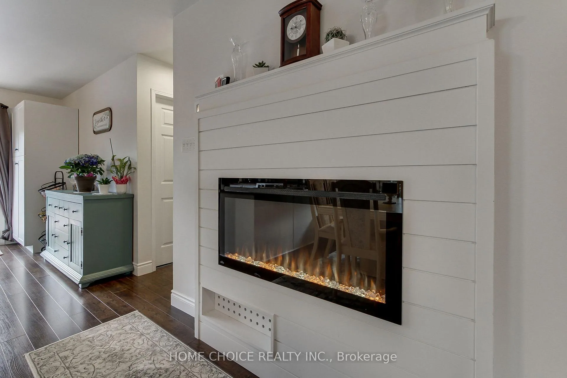 Photo 17 of 117 Monique Crescent W, Barrie, East Bayfield — HOMEH