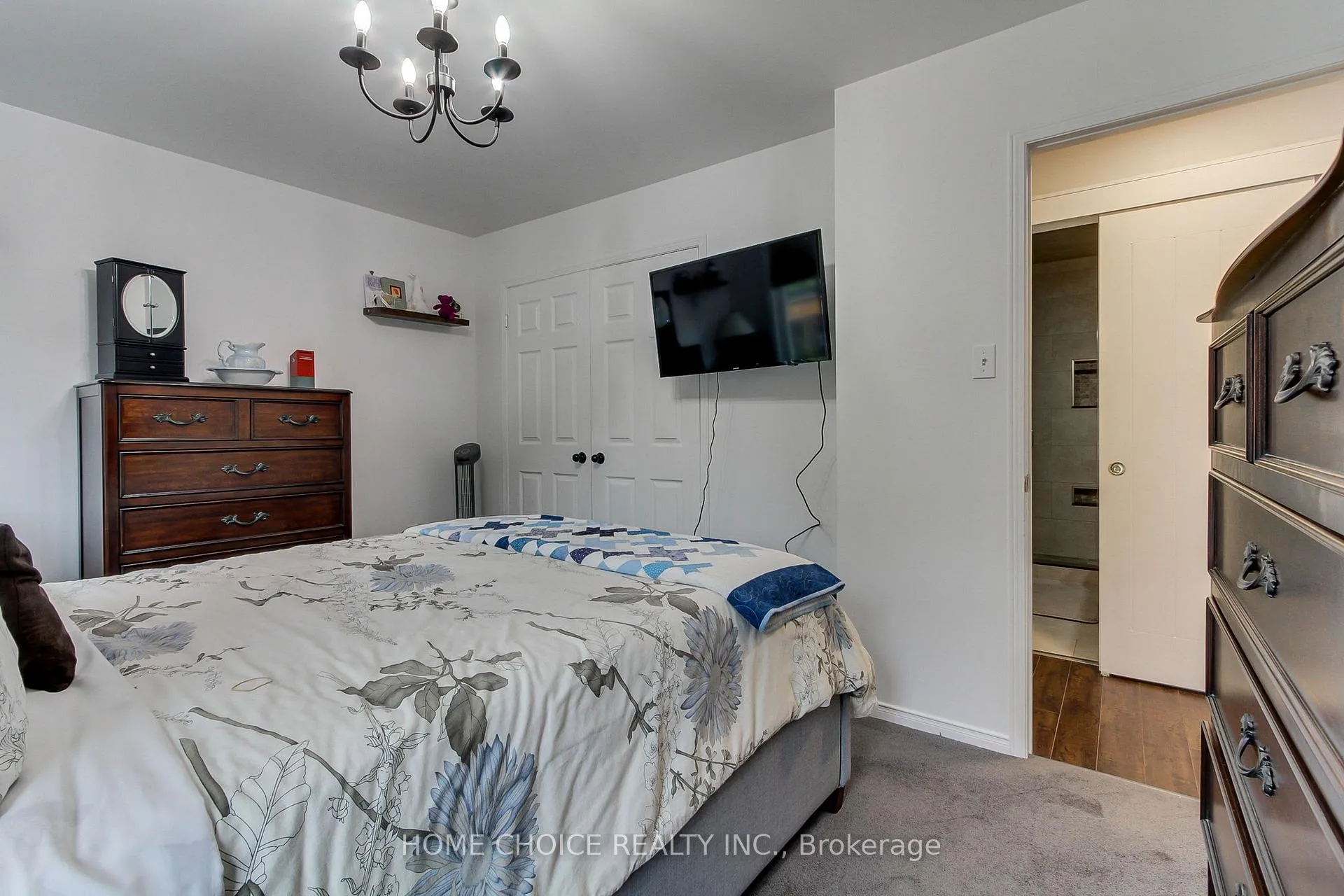 Photo 25 of 117 Monique Crescent W, Barrie, East Bayfield — HOMEH