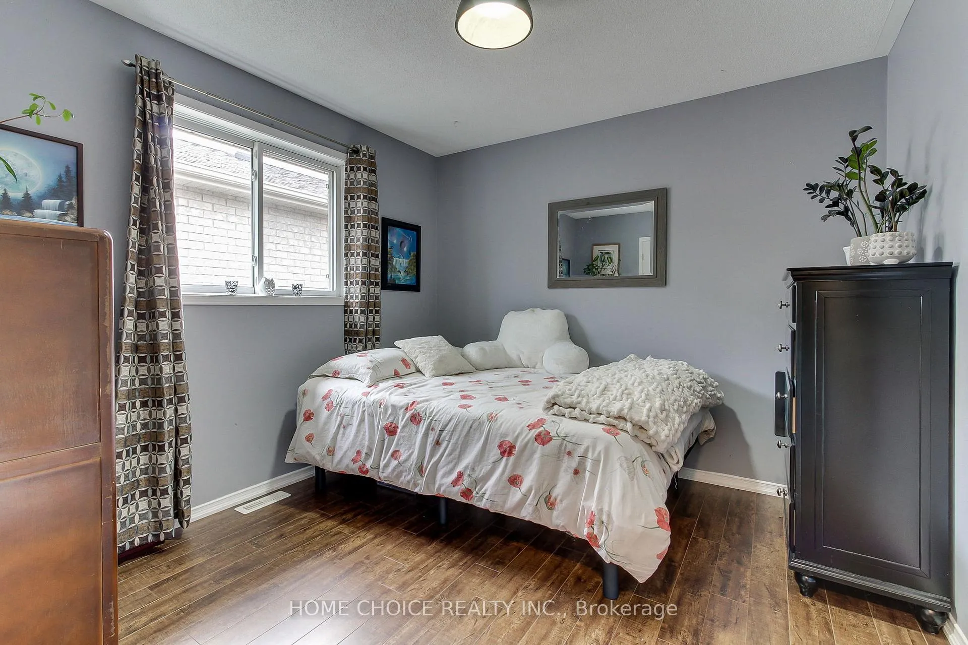 Photo 28 of 117 Monique Crescent W, Barrie, East Bayfield — HOMEH
