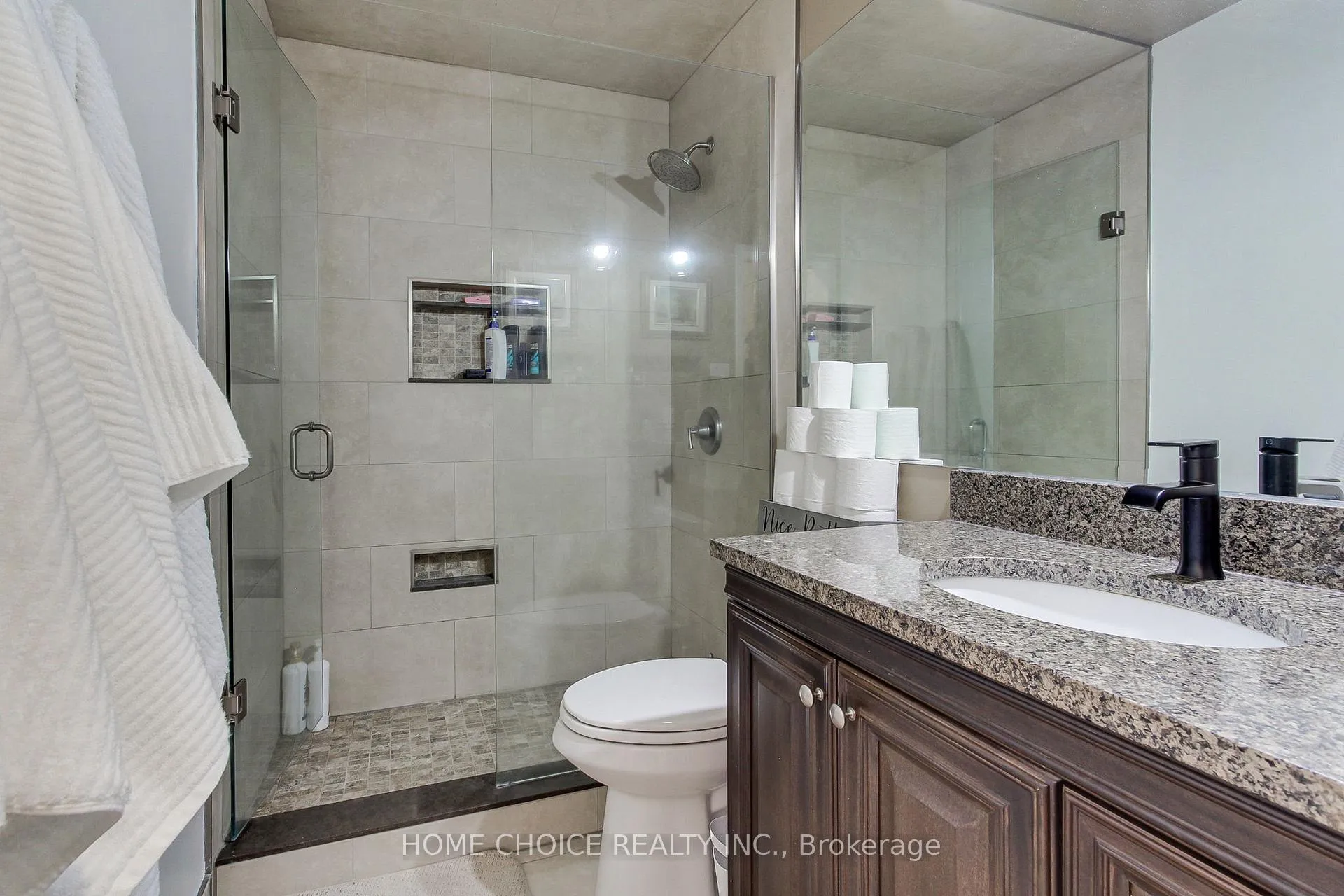 Photo 30 of 117 Monique Crescent W, Barrie, East Bayfield — HOMEH