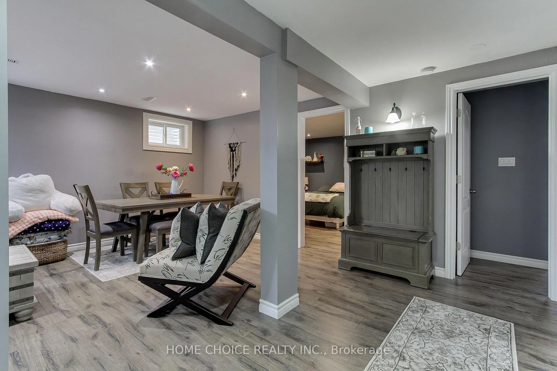 Photo 34 of 117 Monique Crescent W, Barrie, East Bayfield — HOMEH