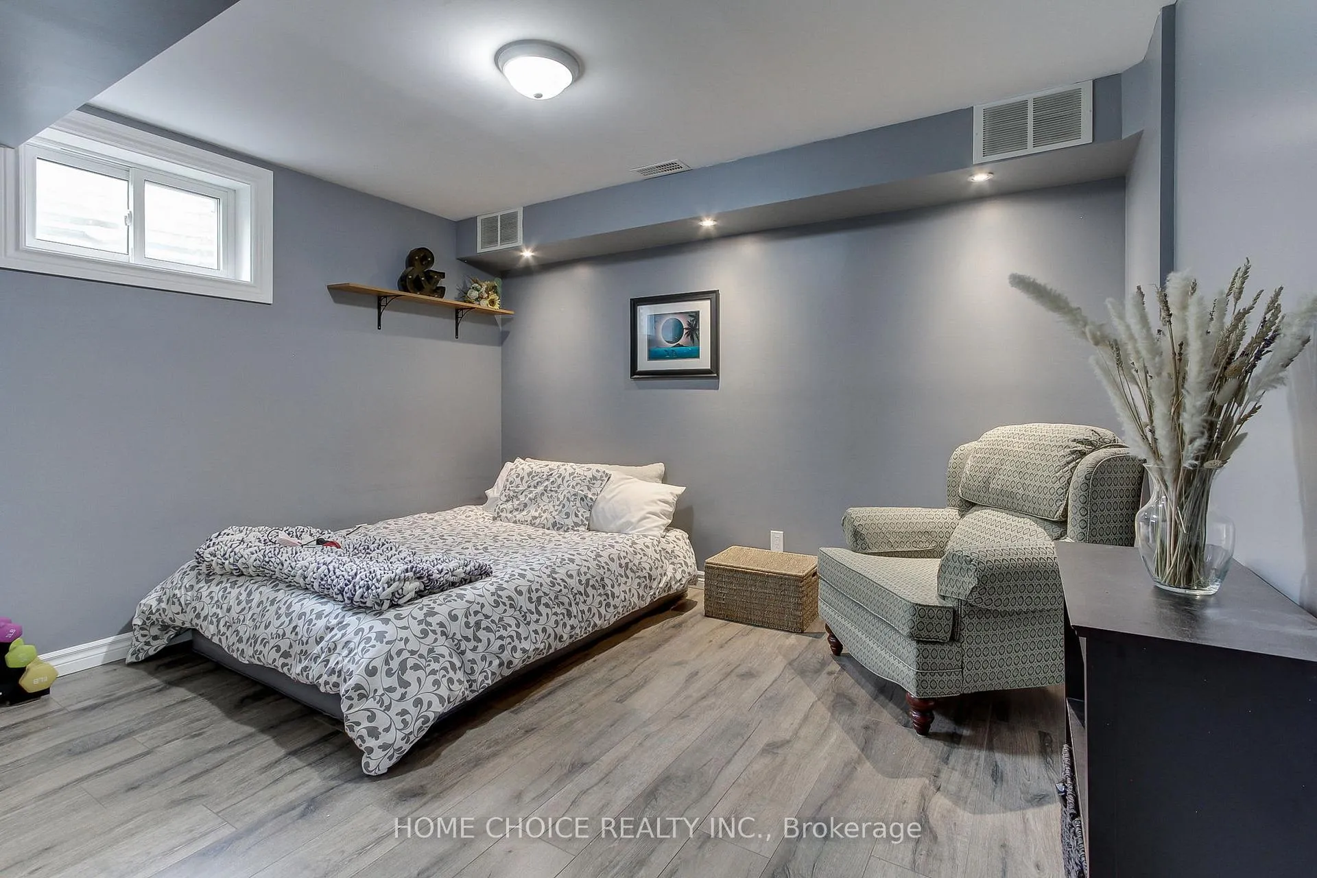 Photo 36 of 117 Monique Crescent W, Barrie, East Bayfield — HOMEH