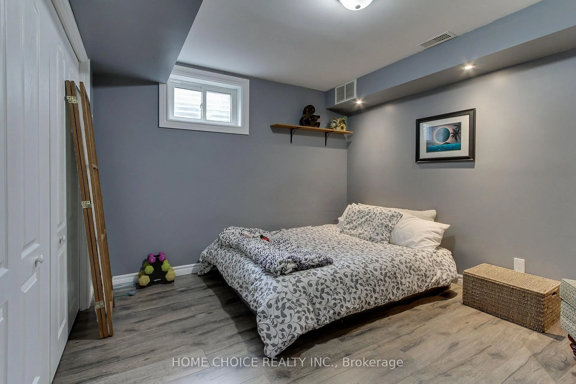 Photo 37 of 117 Monique Crescent W, Barrie, East Bayfield — HOMEH