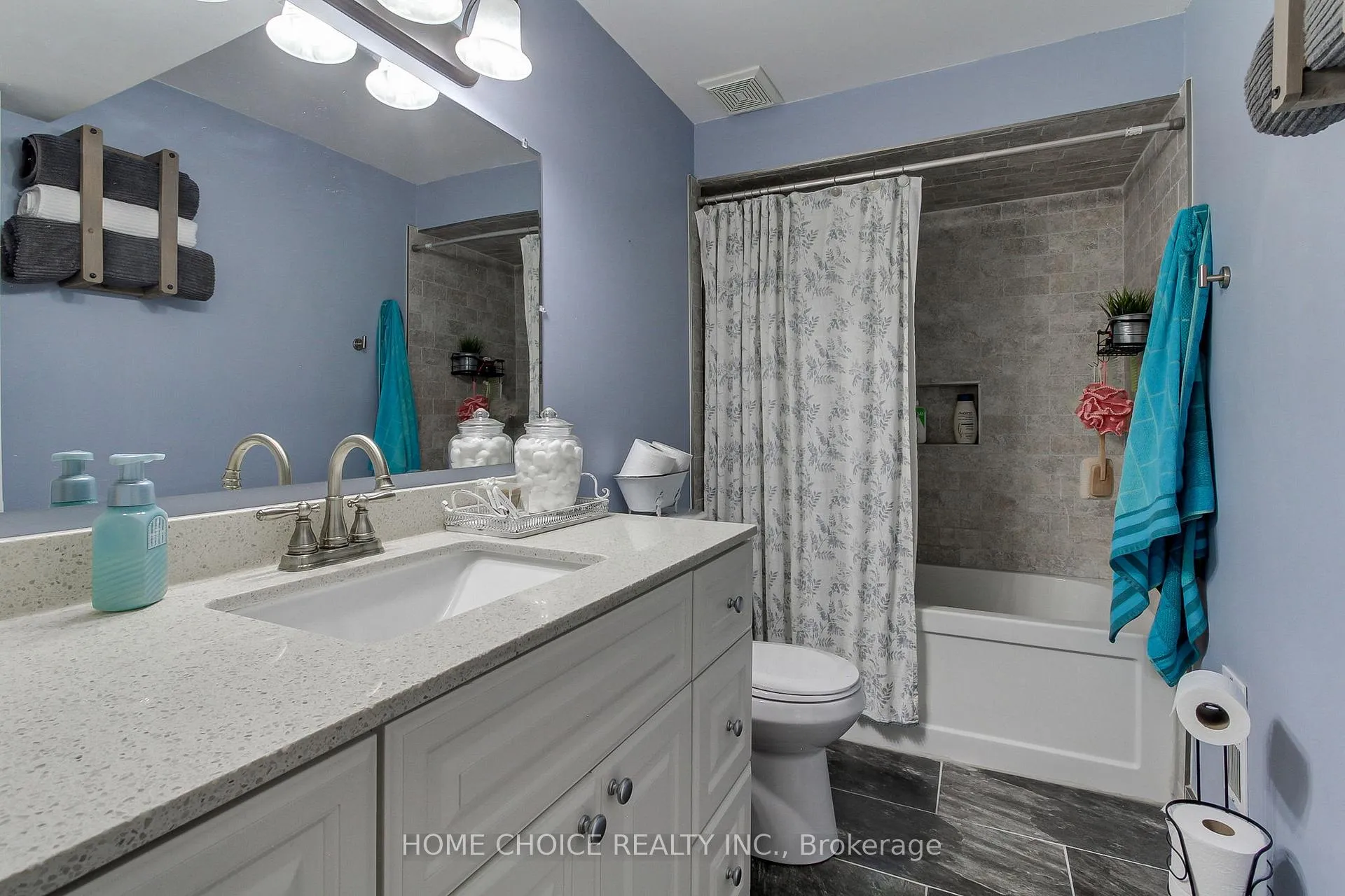 Photo 38 of 117 Monique Crescent W, Barrie, East Bayfield — HOMEH