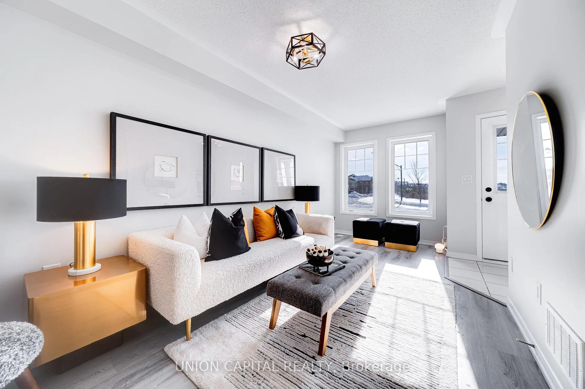 Photo 4 of 2 Truchard Avenue, Markham, Berczy — HOMEH