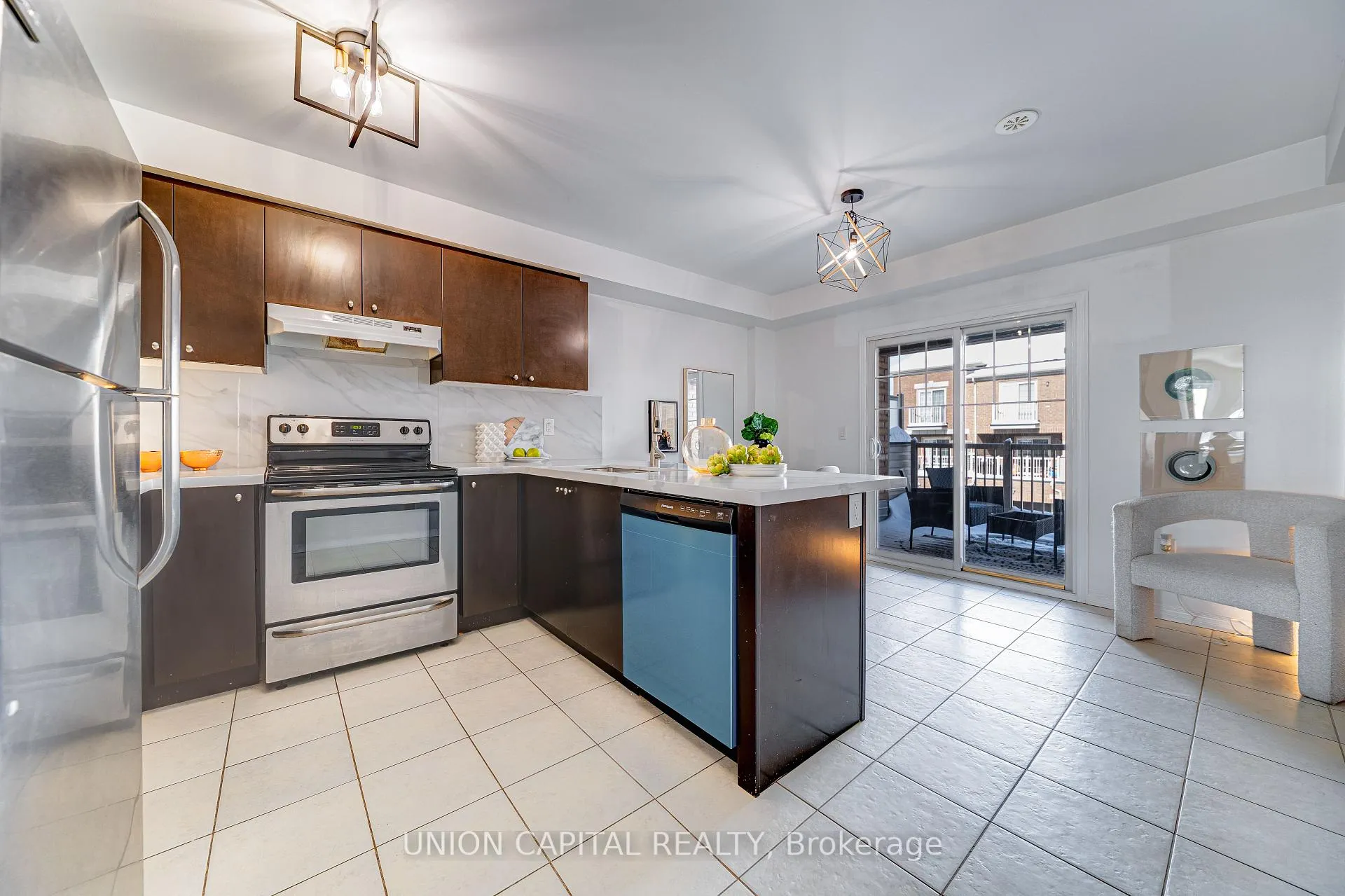 Photo 5 of 2 Truchard Avenue, Markham, Berczy — HOMEH