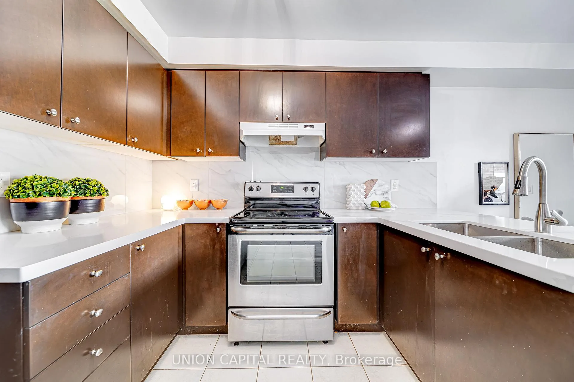 Photo 6 of 2 Truchard Avenue, Markham, Berczy — HOMEH