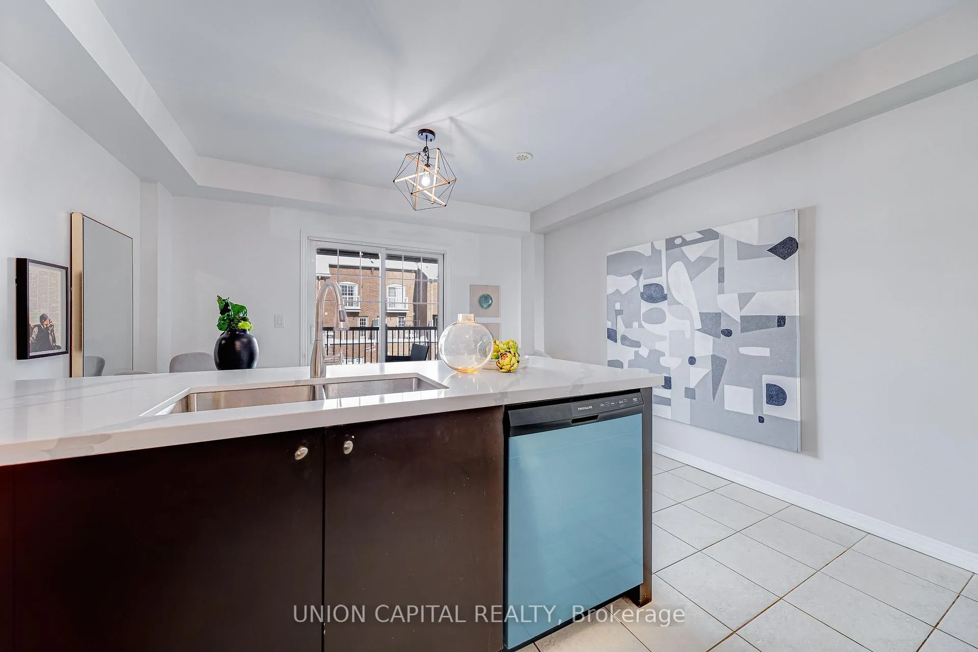 Photo 7 of 2 Truchard Avenue, Markham, Berczy — HOMEH