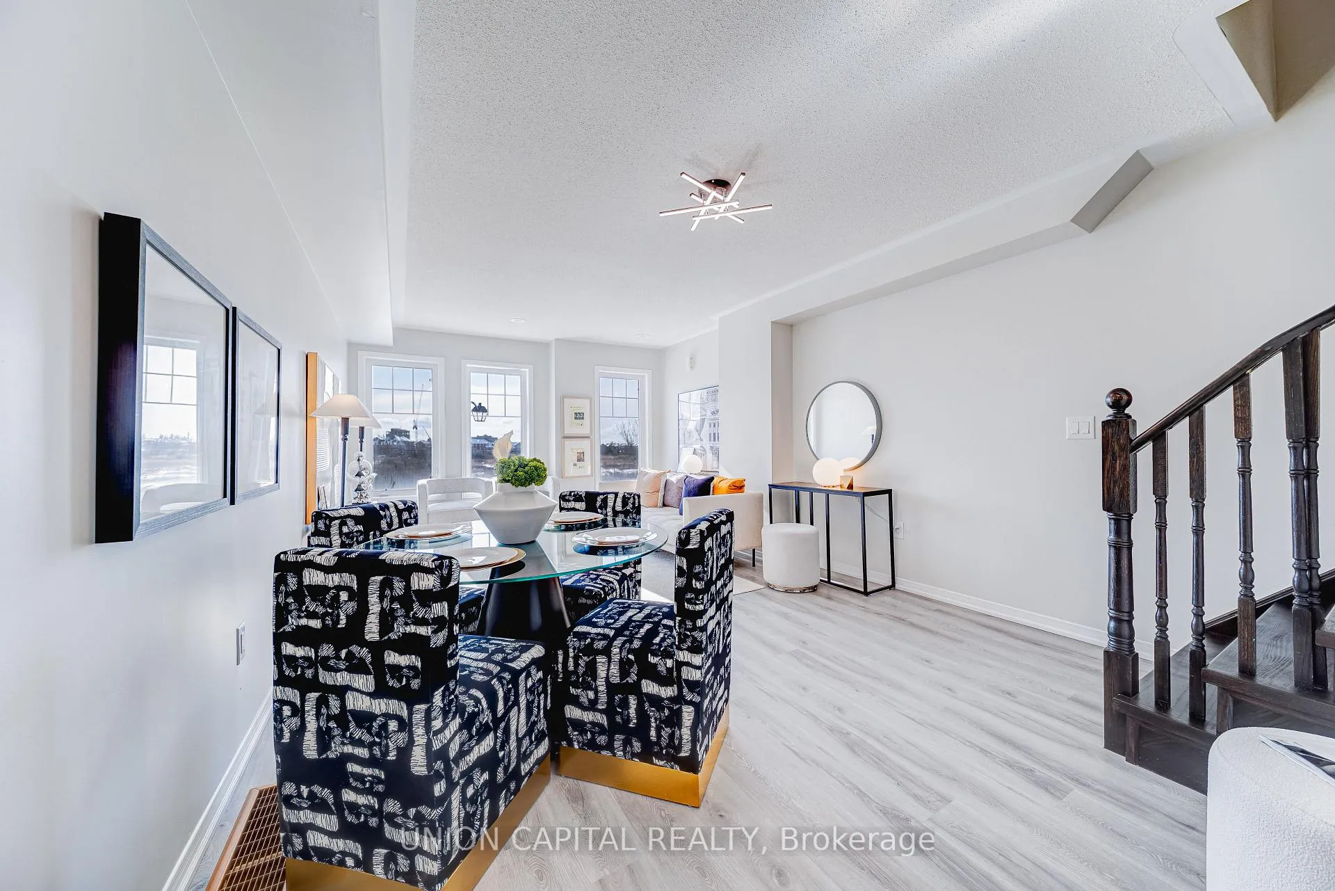 Photo 13 of 2 Truchard Avenue, Markham, Berczy — HOMEH