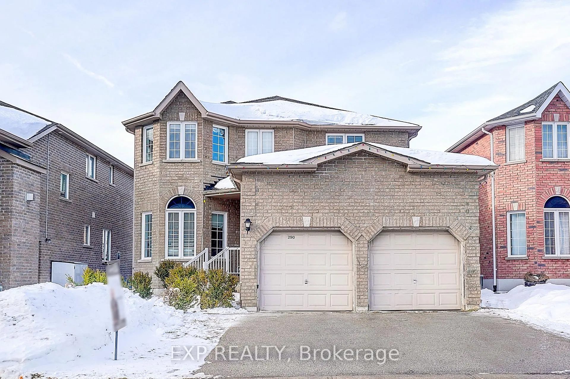 Front of 290 Country Lane