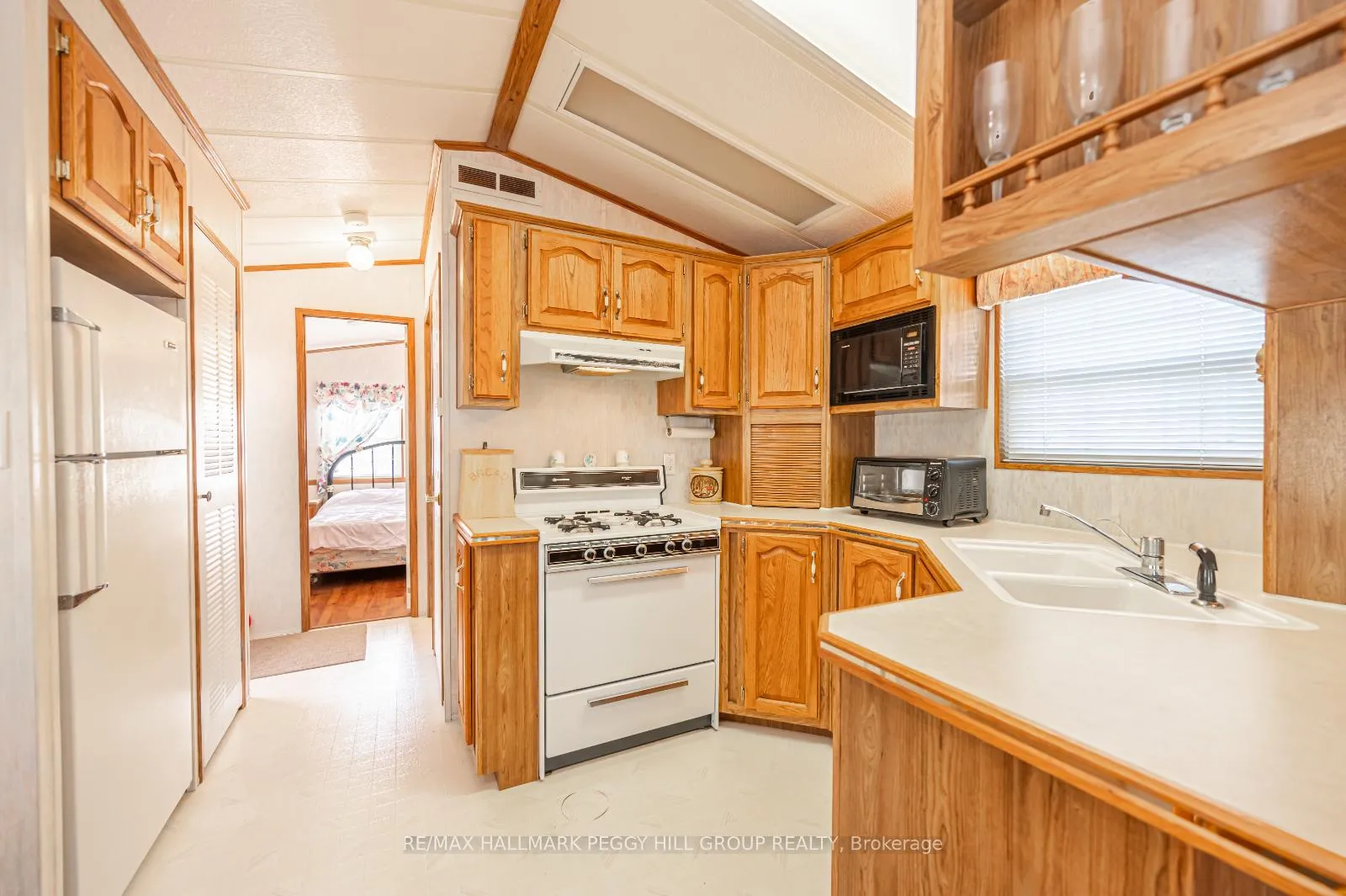 Photo 4 of Unit 118, 5216 County Road 90, Springwater, Rural Springwater — HOMEH
