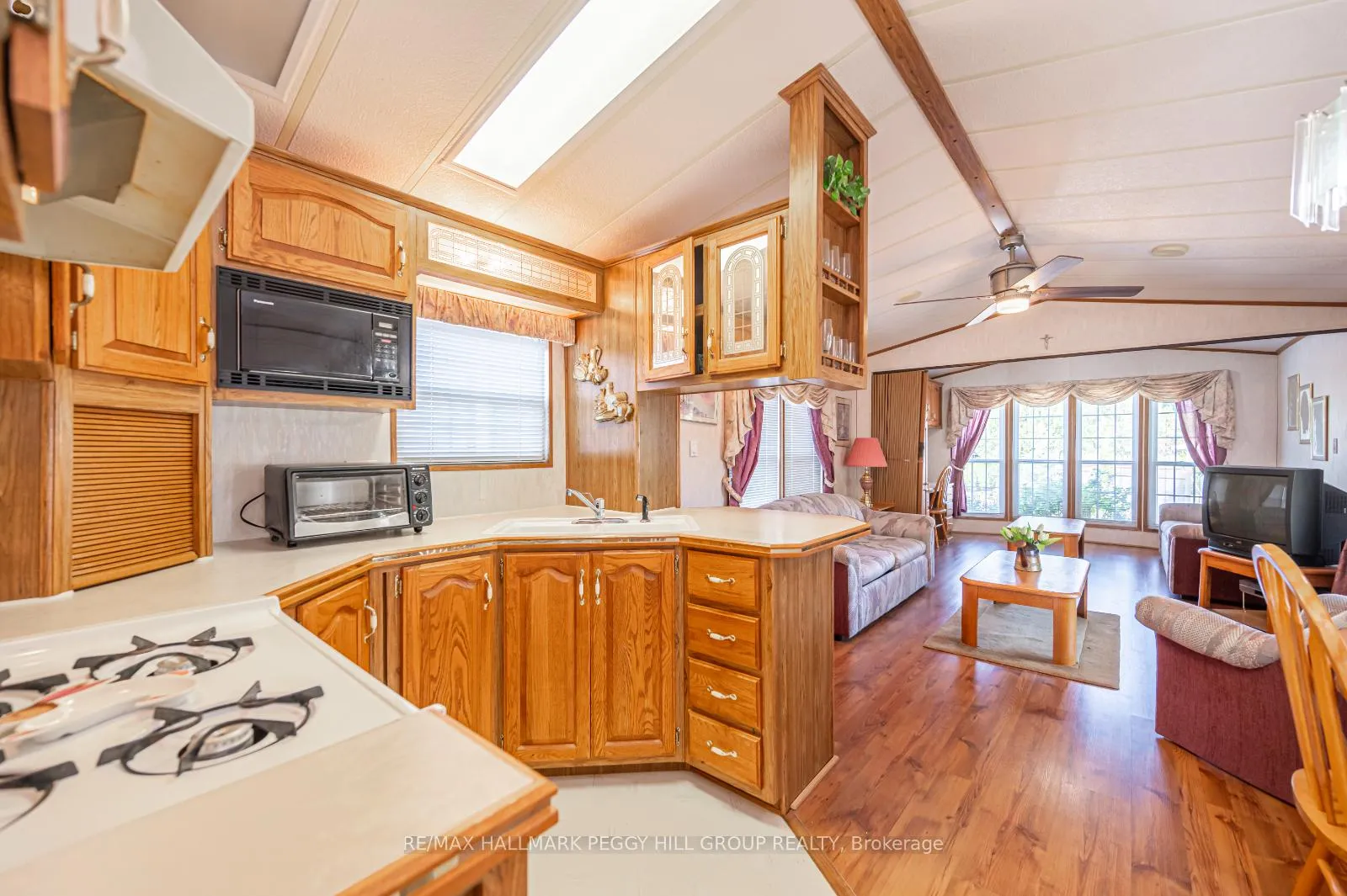 Photo 5 of Unit 118, 5216 County Road 90, Springwater, Rural Springwater — HOMEH