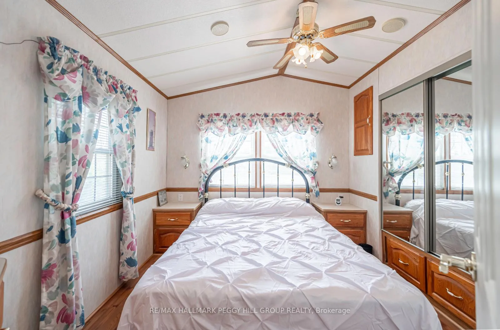 Photo 10 of Unit 118, 5216 County Road 90, Springwater, Rural Springwater — HOMEH