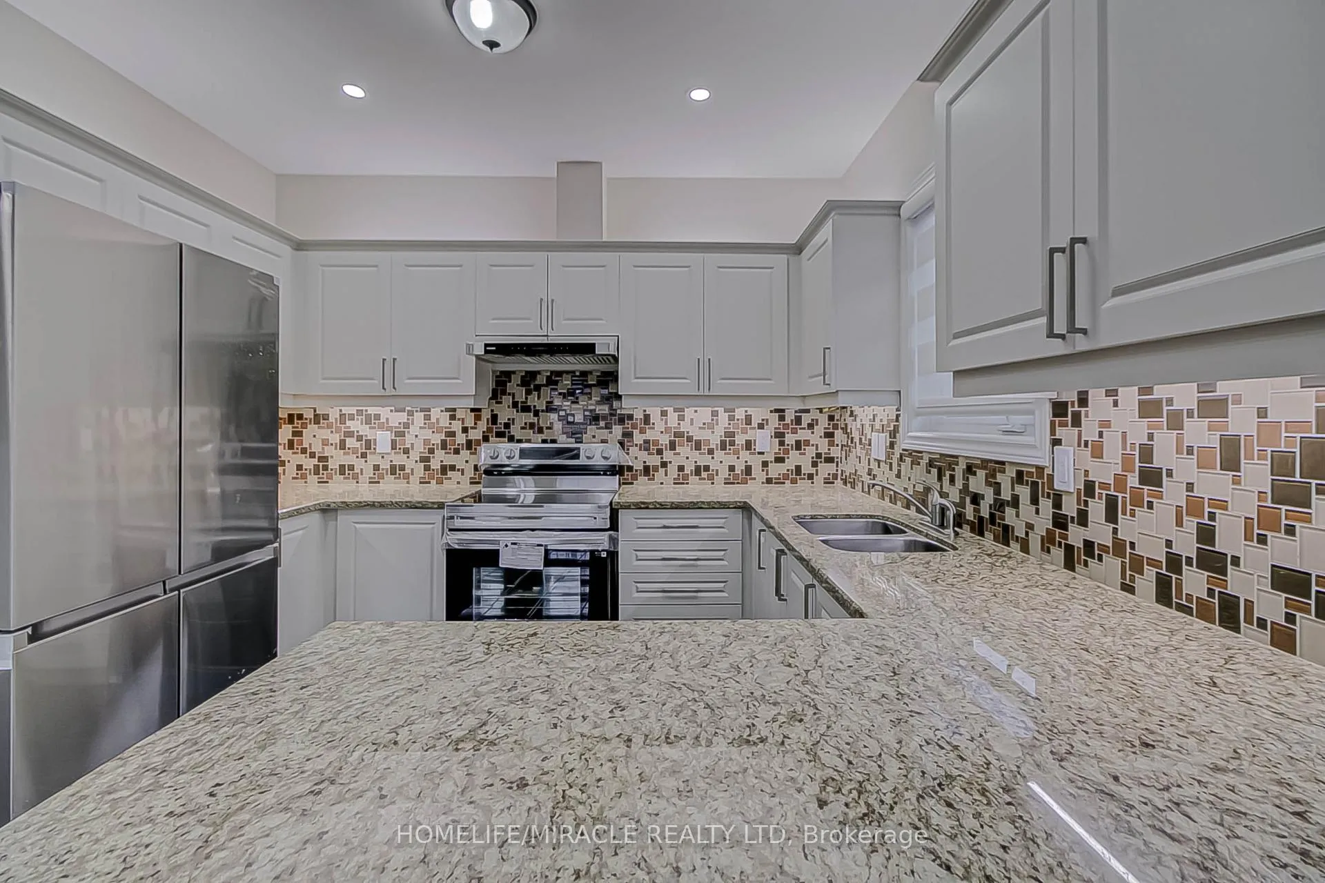 Photo 6 of 43 Canyon gate Crescent, Vaughan, Maple — HOMEH