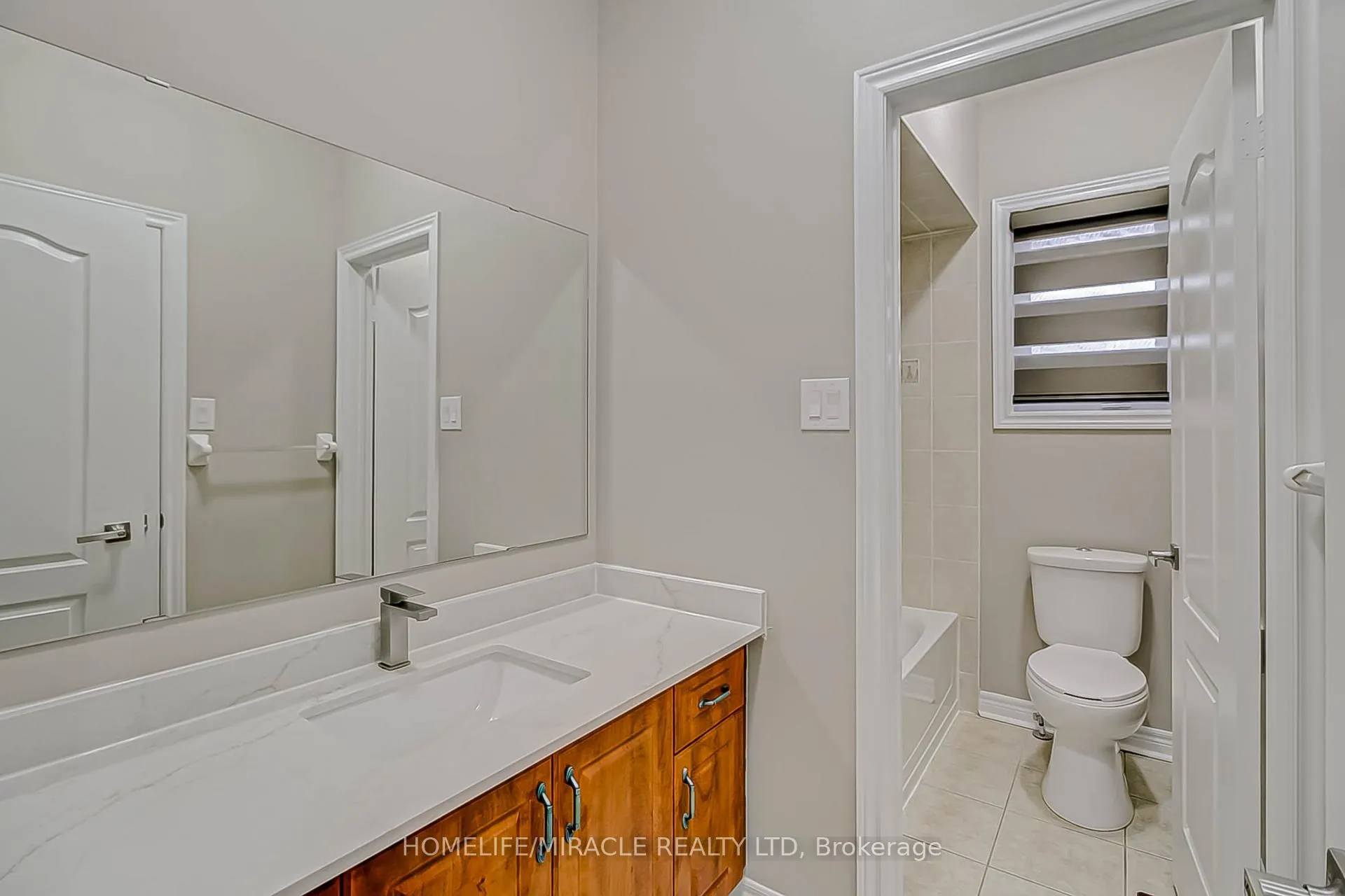 Photo 8 of 43 Canyon gate Crescent, Vaughan, Maple — HOMEH