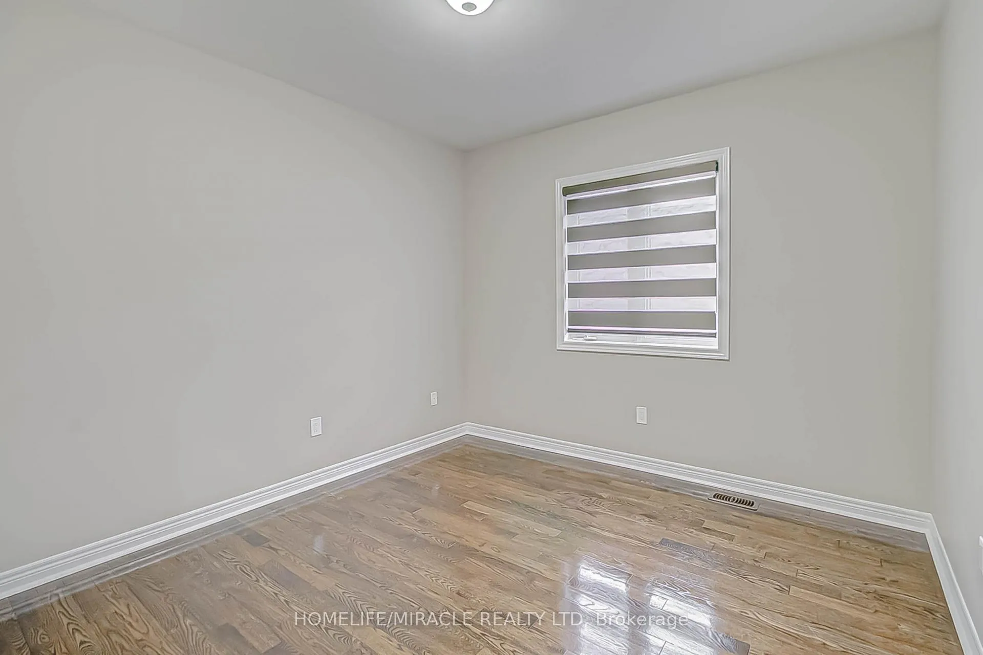 Photo 10 of 43 Canyon gate Crescent, Vaughan, Maple — HOMEH