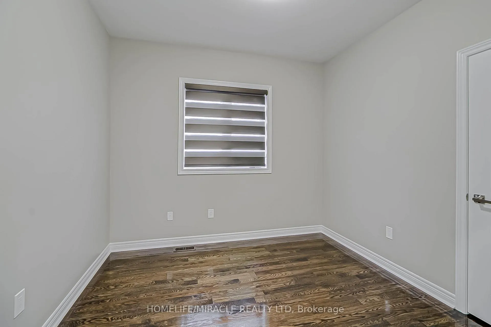 Photo 11 of 43 Canyon gate Crescent, Vaughan, Maple — HOMEH