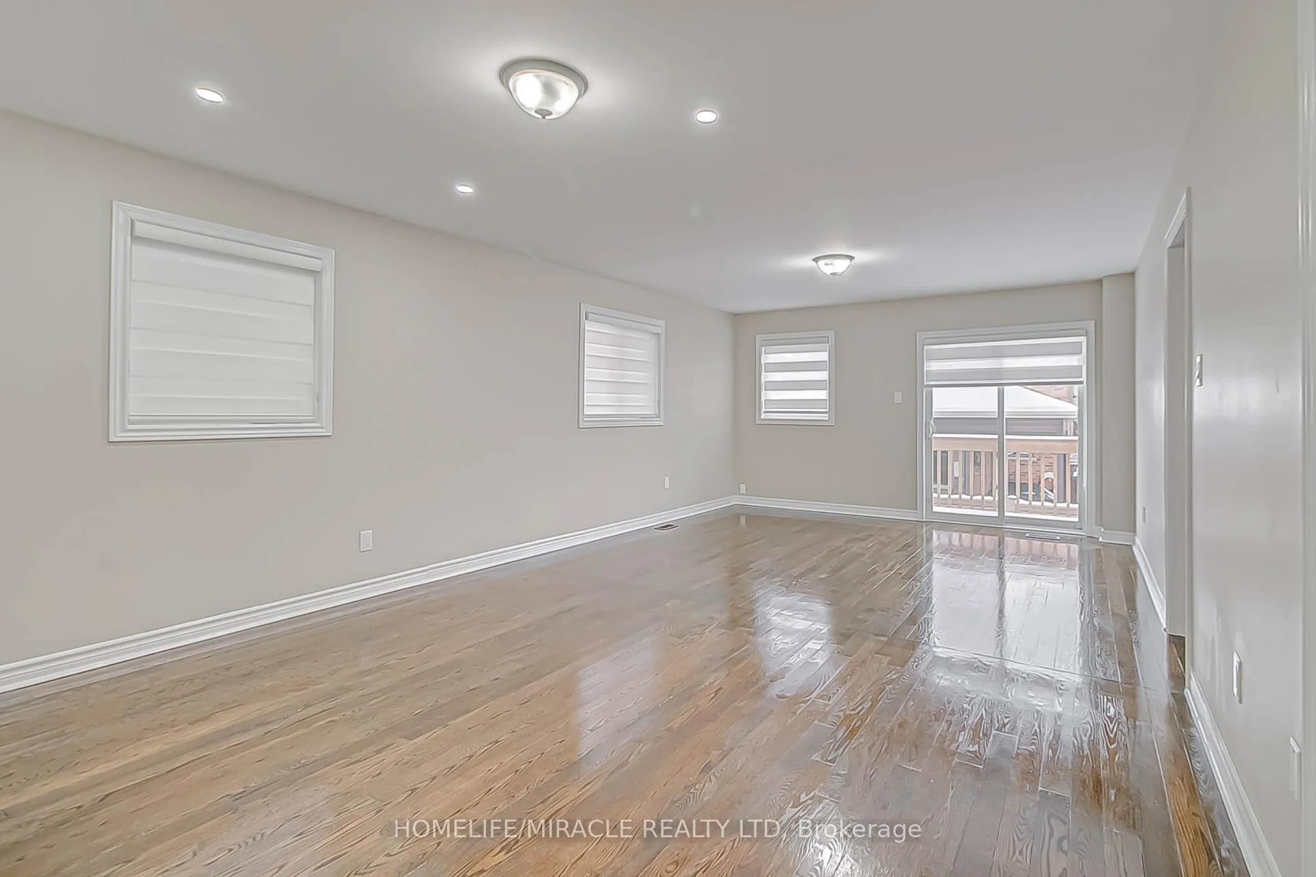 Photo 14 of 43 Canyon gate Crescent, Vaughan, Maple — HOMEH