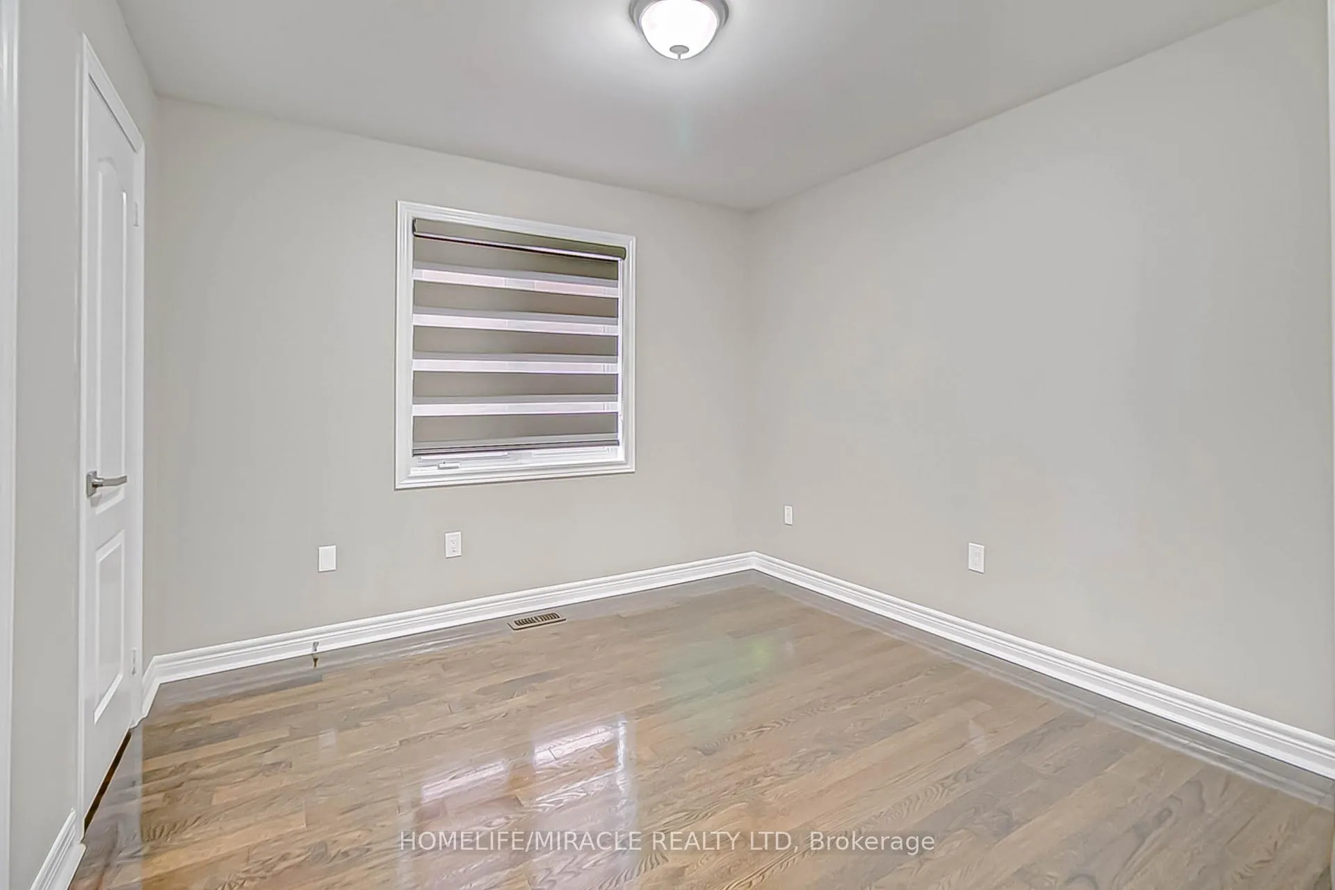 Photo 15 of 43 Canyon gate Crescent, Vaughan, Maple — HOMEH