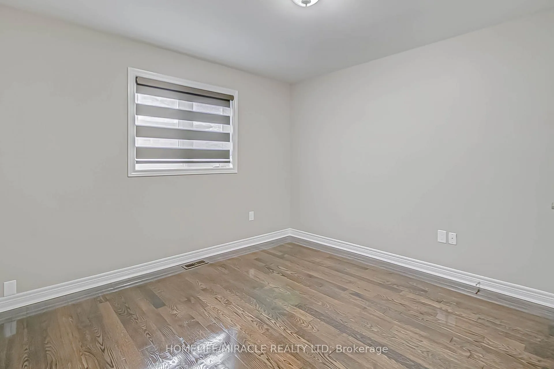 Photo 16 of 43 Canyon gate Crescent, Vaughan, Maple — HOMEH
