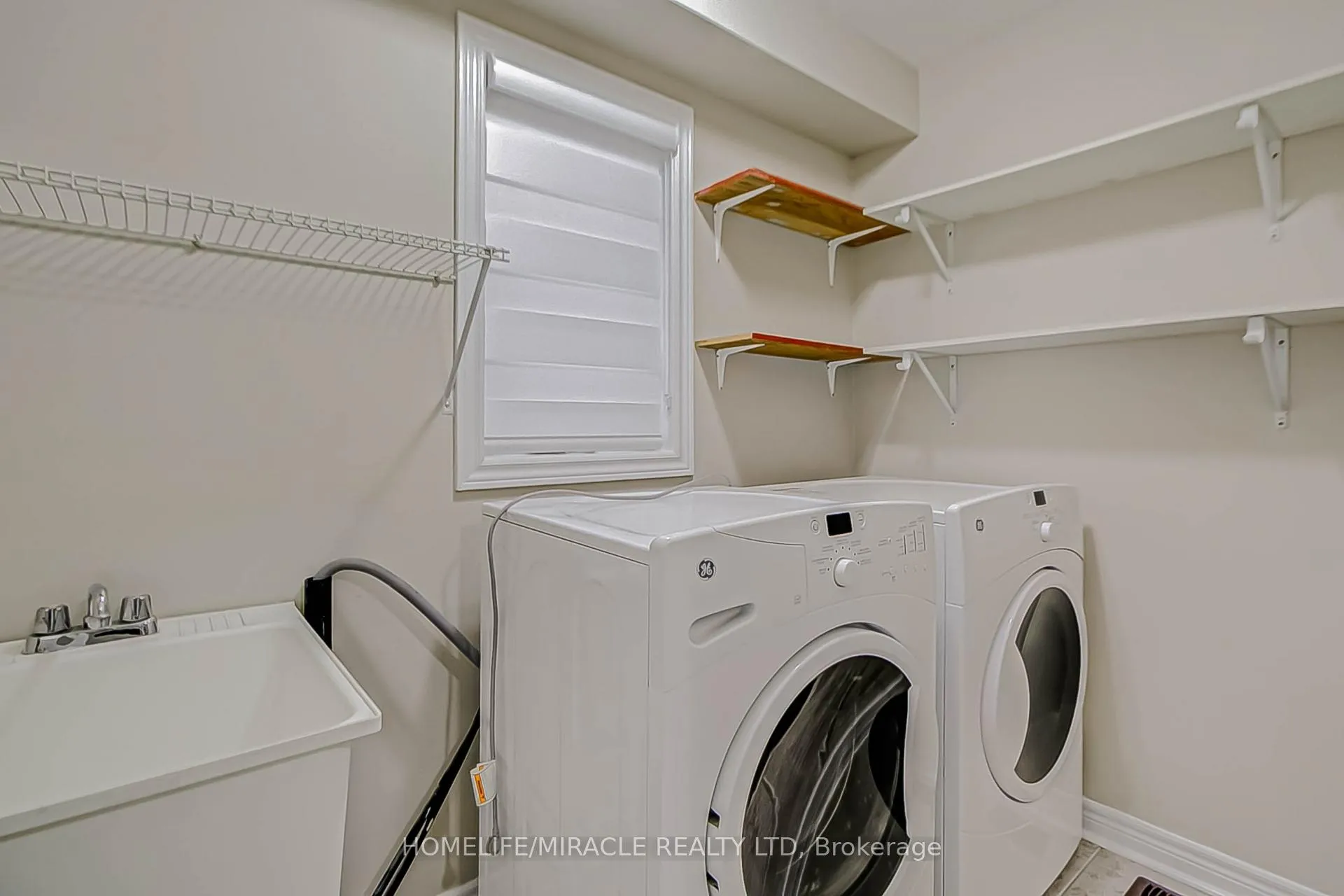 Photo 18 of 43 Canyon gate Crescent, Vaughan, Maple — HOMEH