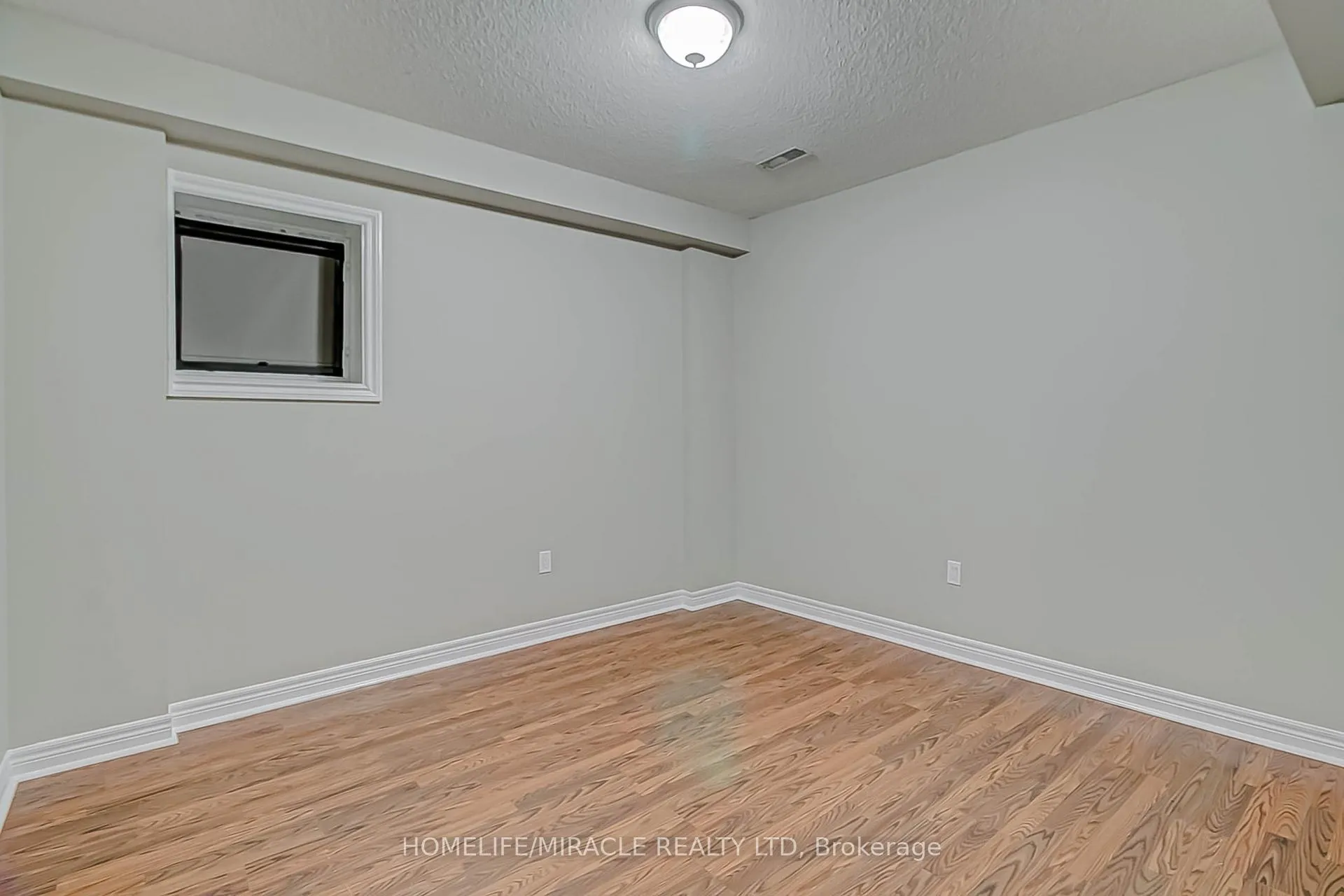 Photo 21 of 43 Canyon gate Crescent, Vaughan, Maple — HOMEH
