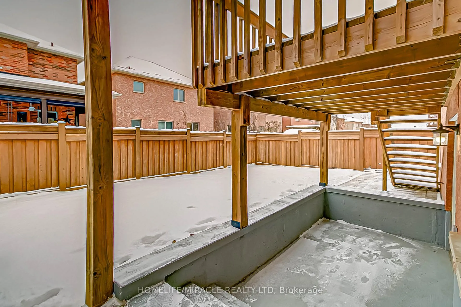 Photo 24 of 43 Canyon gate Crescent, Vaughan, Maple — HOMEH