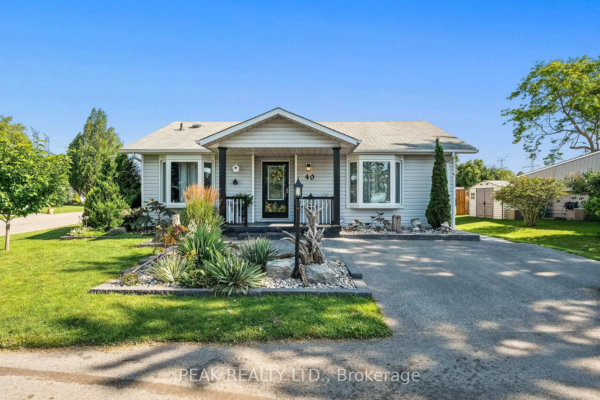 Photo 1 of 40 The Cove Road, Clarington, Newcastle — HOMEH