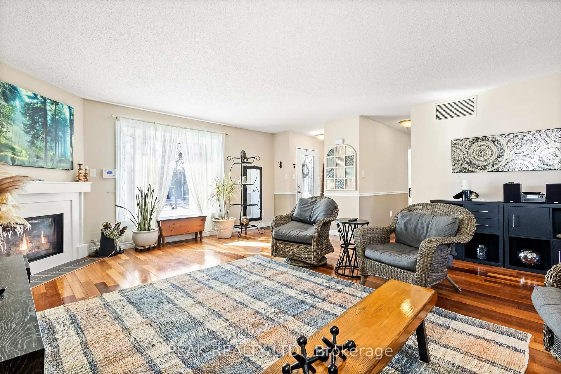 Photo 11 of 40 The Cove Road, Clarington, Newcastle — HOMEH