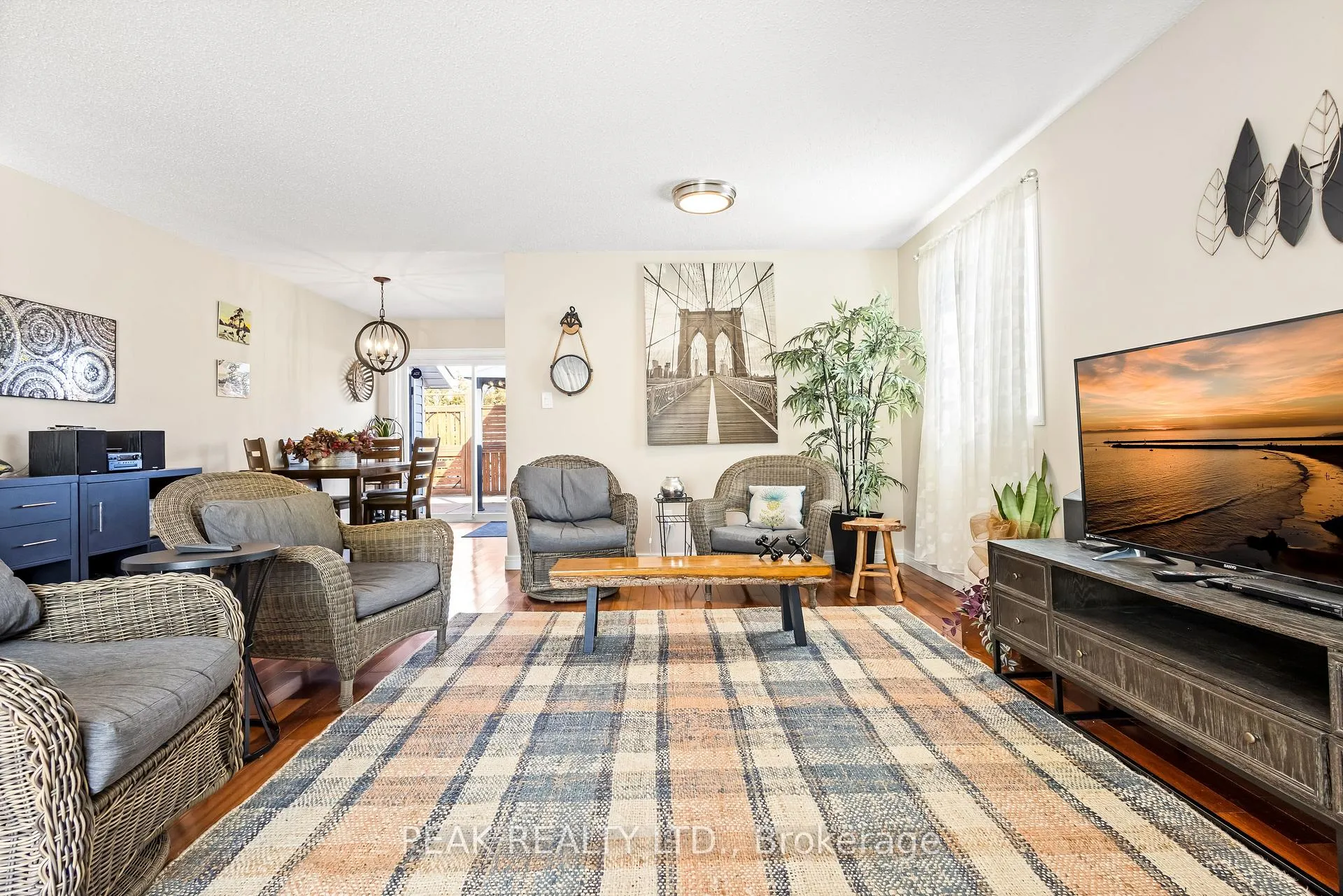 Photo 12 of 40 The Cove Road, Clarington, Newcastle — HOMEH