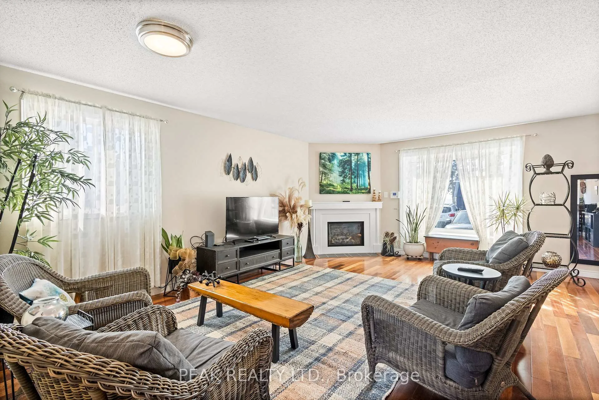 Photo 13 of 40 The Cove Road, Clarington, Newcastle — HOMEH