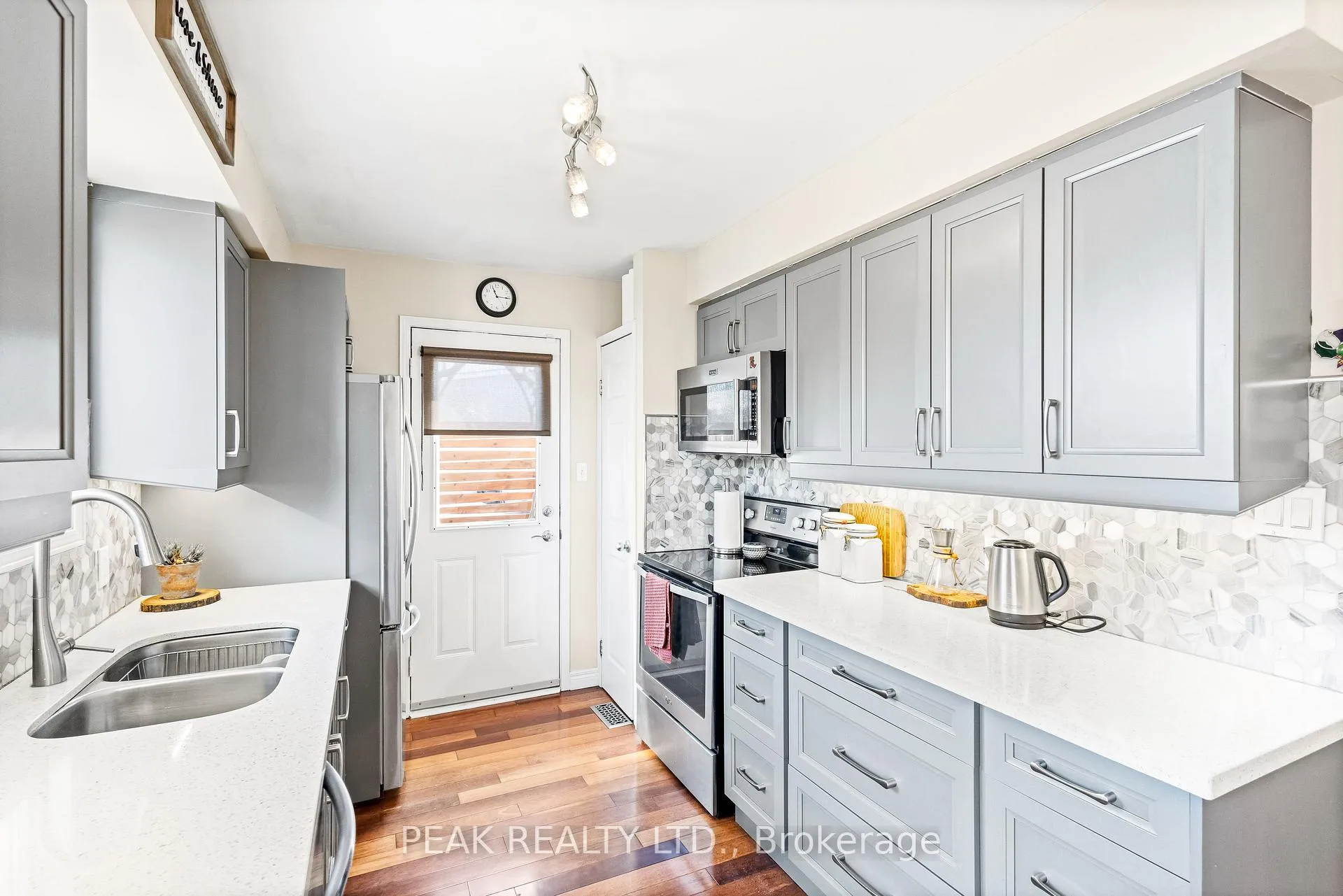Photo 15 of 40 The Cove Road, Clarington, Newcastle — HOMEH