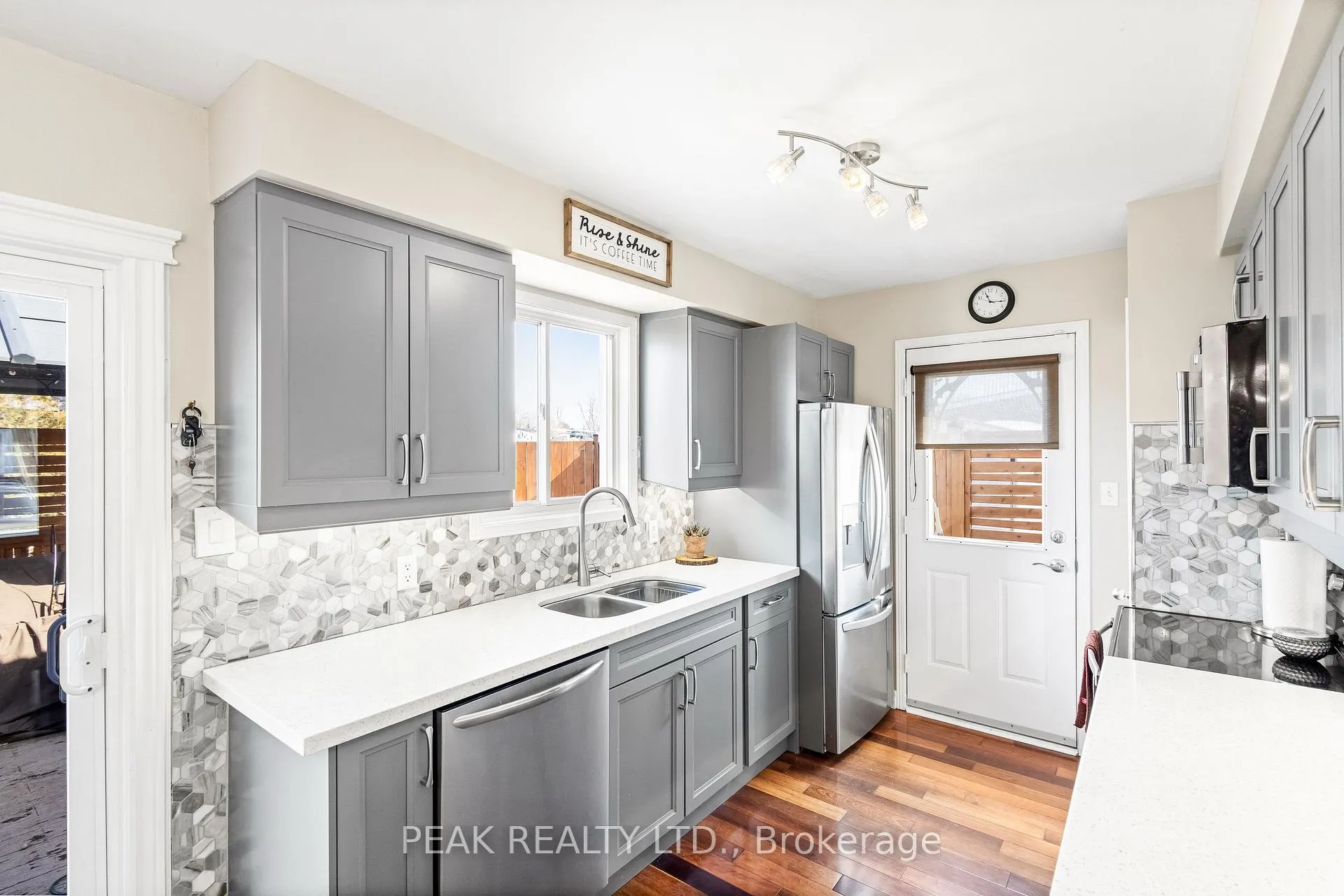 Photo 17 of 40 The Cove Road, Clarington, Newcastle — HOMEH