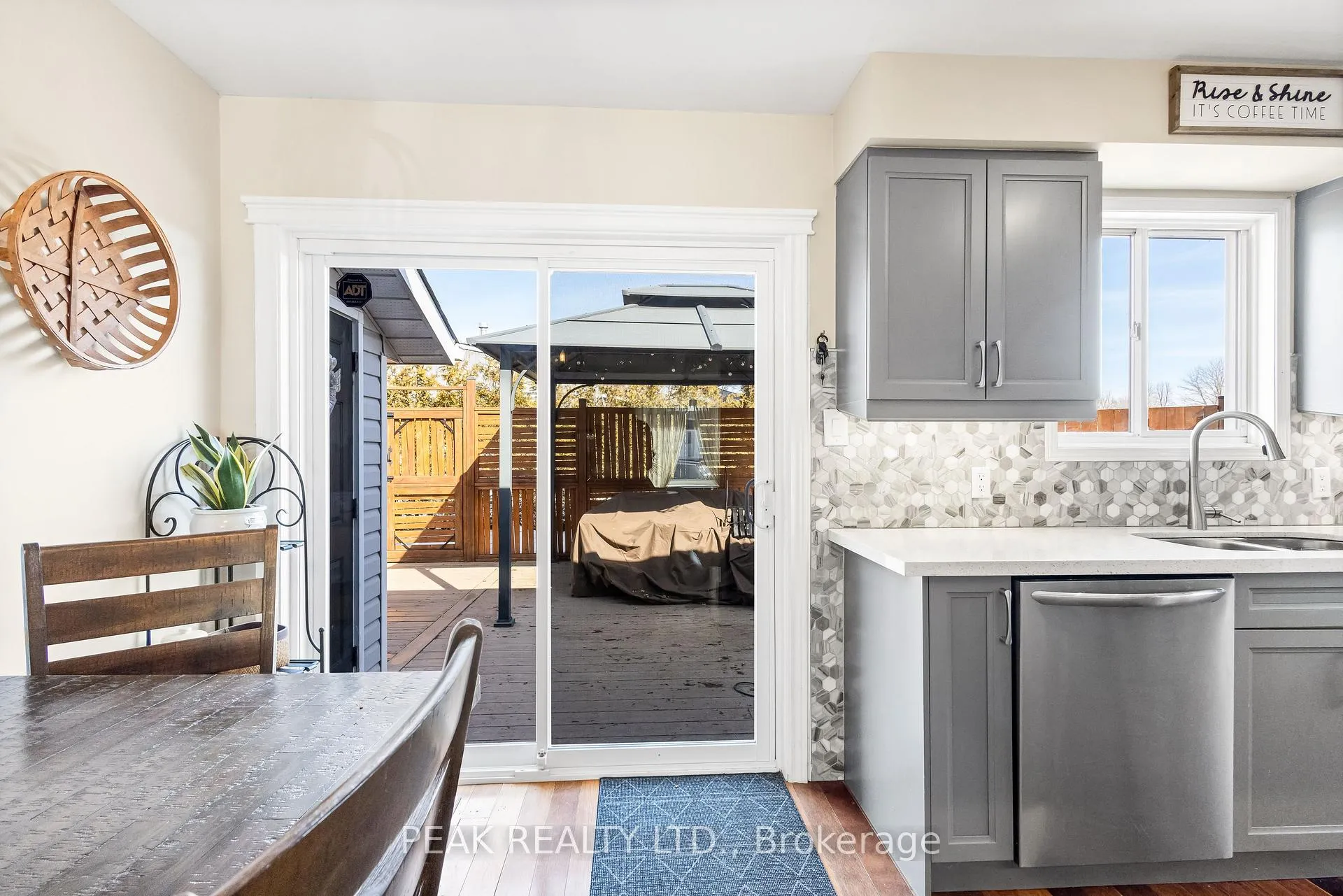 Photo 18 of 40 The Cove Road, Clarington, Newcastle — HOMEH