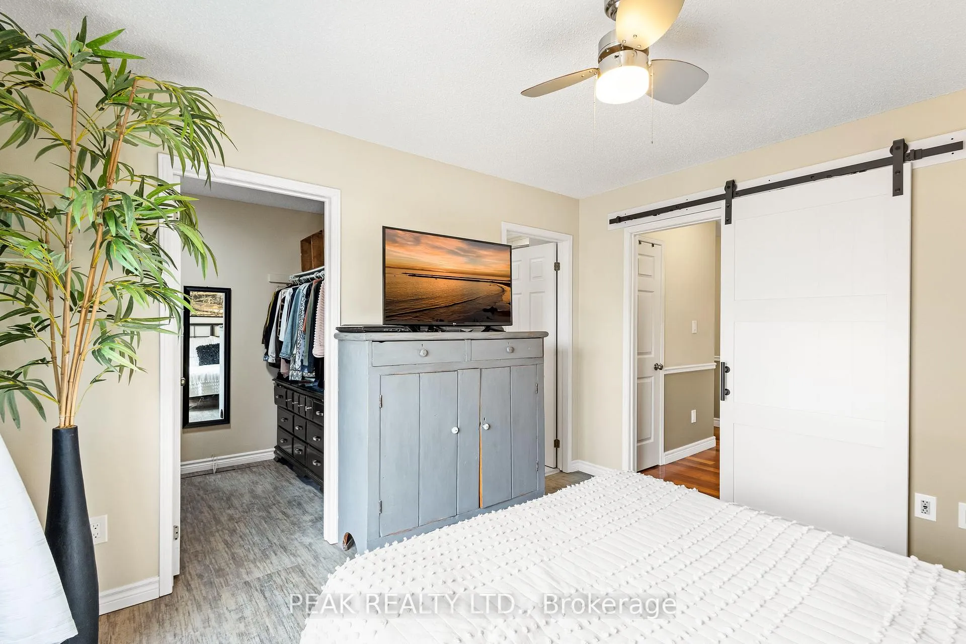 Photo 26 of 40 The Cove Road, Clarington, Newcastle — HOMEH