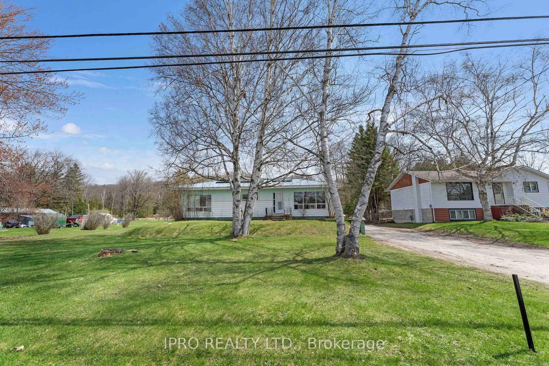Photo 2 of 111 Fox Street, Penetanguishene — HOMEH