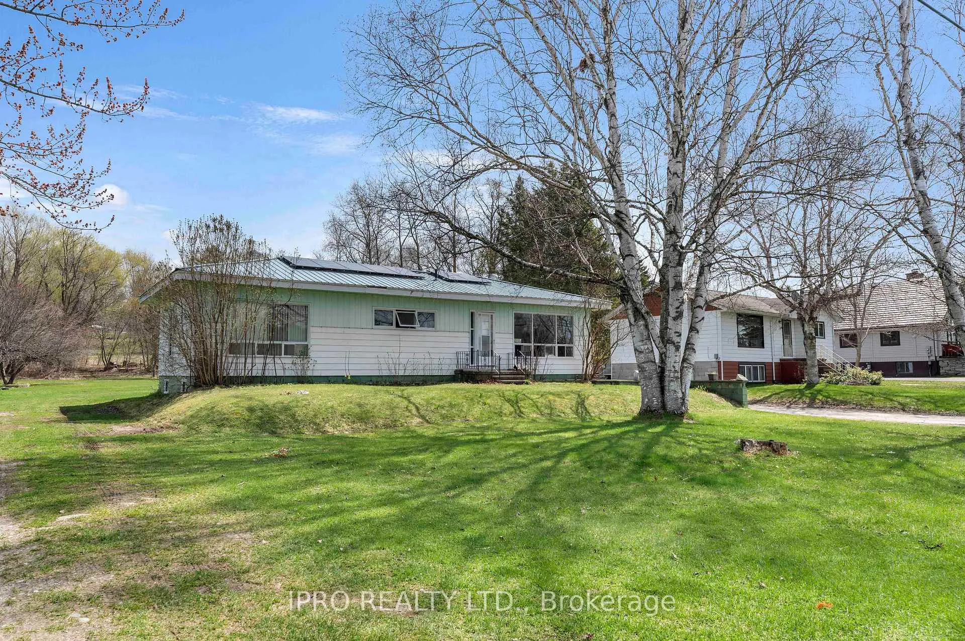 Photo 3 of 111 Fox Street, Penetanguishene — HOMEH