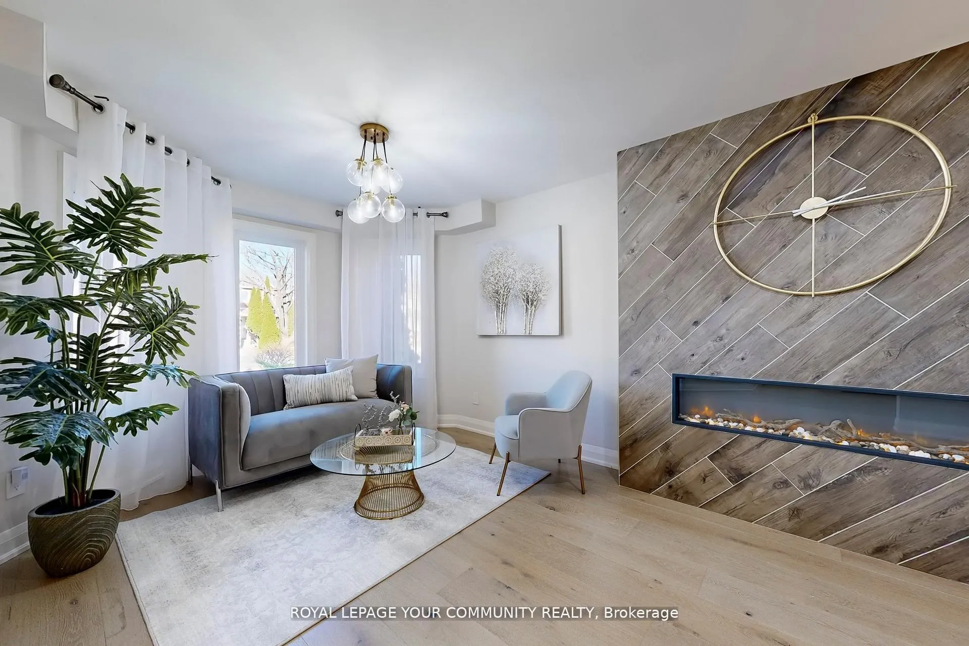 Photo 2 of 236 Thornway Avenue, Vaughan, Brownridge — HOMEH
