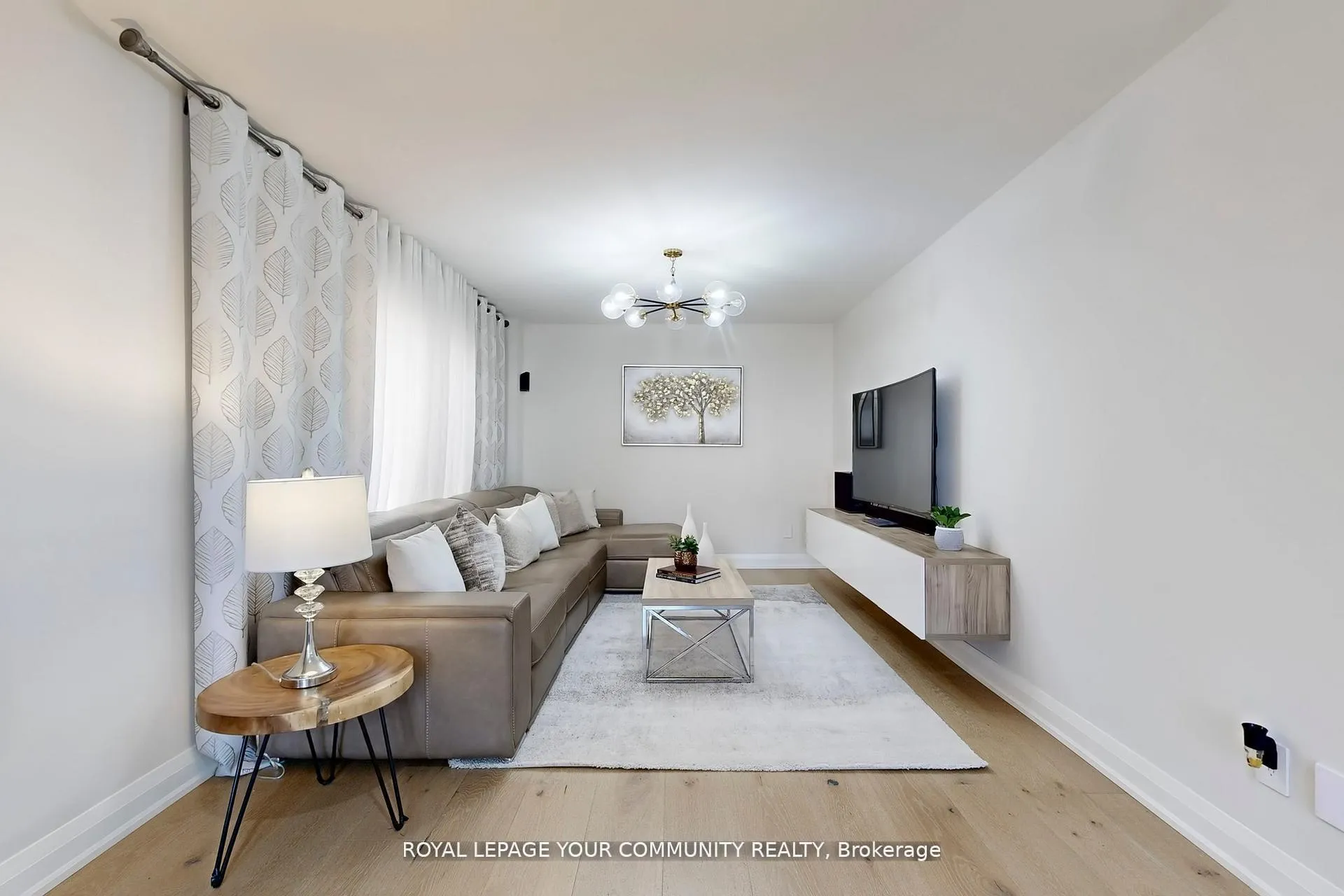 Photo 4 of 236 Thornway Avenue, Vaughan, Brownridge — HOMEH