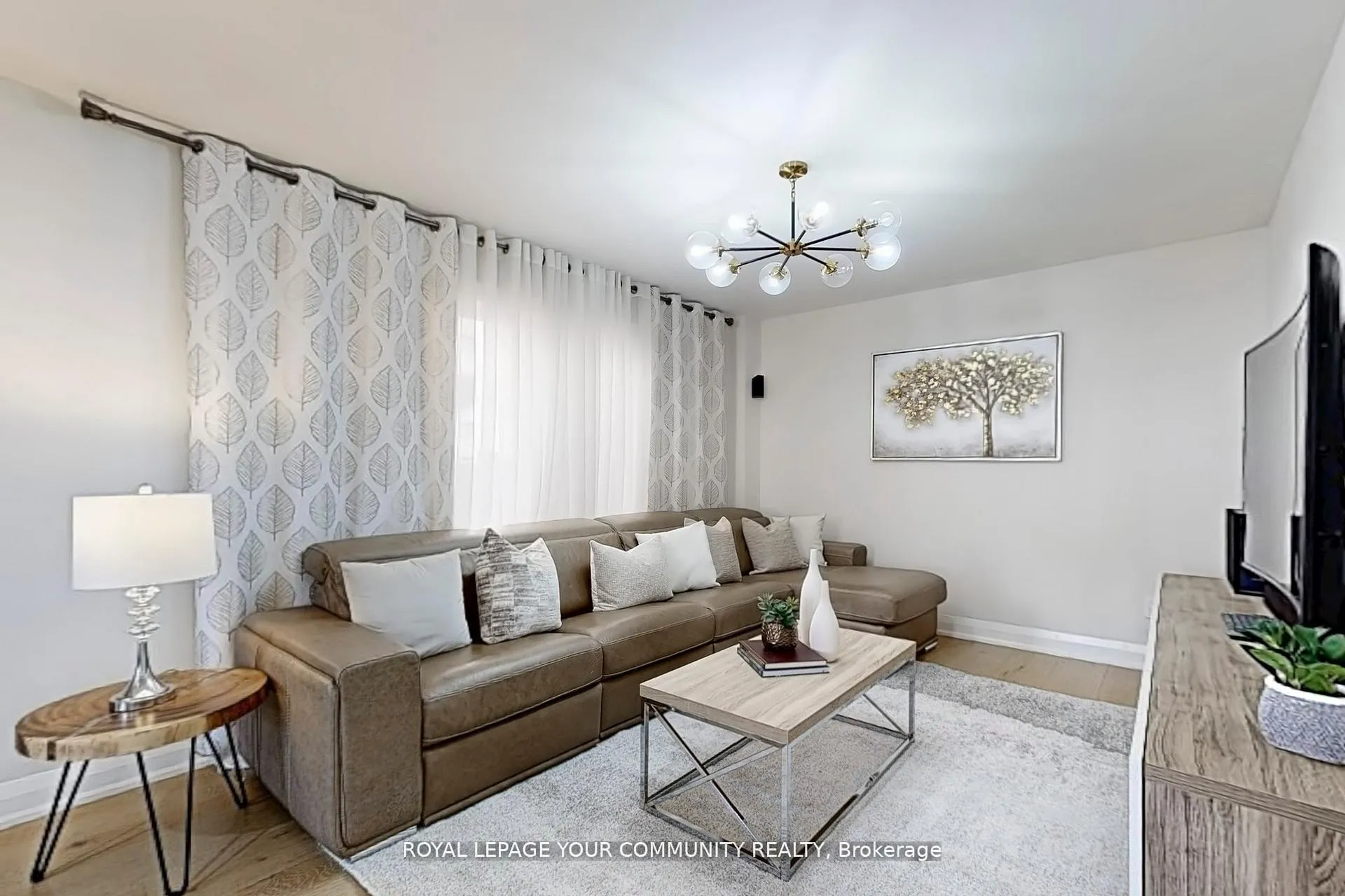 Photo 5 of 236 Thornway Avenue, Vaughan, Brownridge — HOMEH